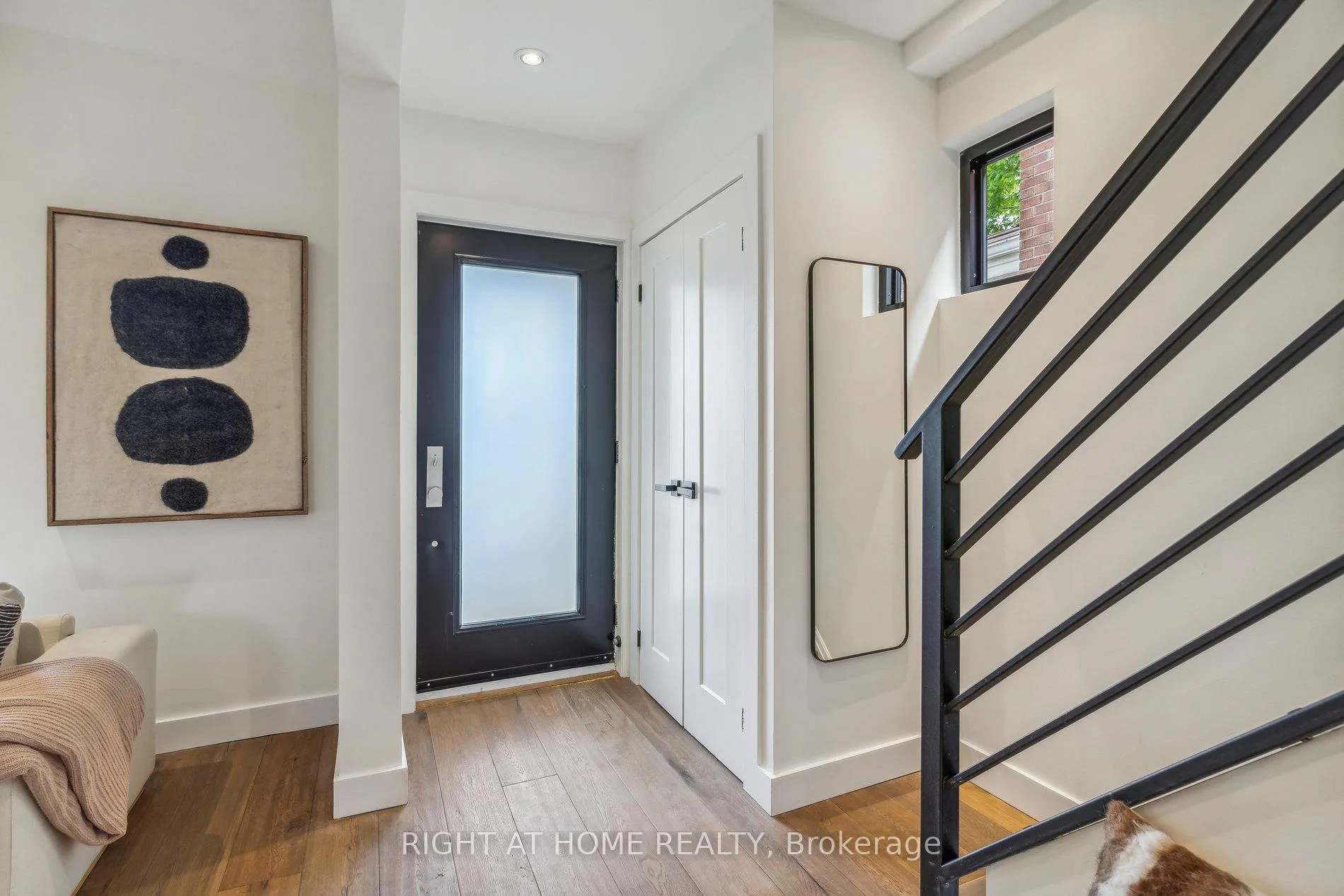 Photo 4 of 141 O'Connor Drive, Toronto, East York — HOMEH