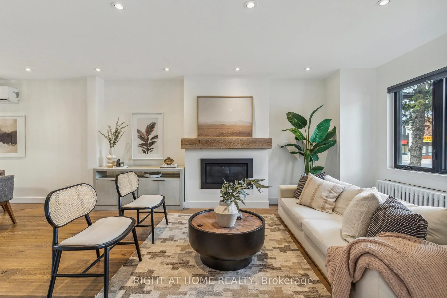 Photo 6 of 141 O'Connor Drive, Toronto, East York — HOMEH