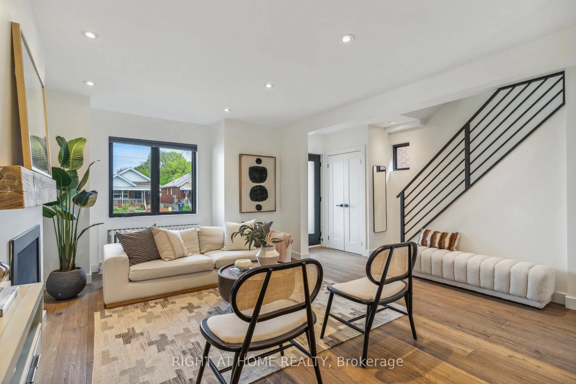 Photo 8 of 141 O'Connor Drive, Toronto, East York — HOMEH