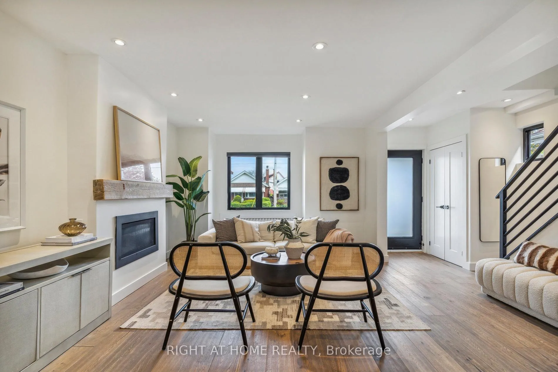 Photo 2 of 141 O'Connor Drive, Toronto, East York — HOMEH