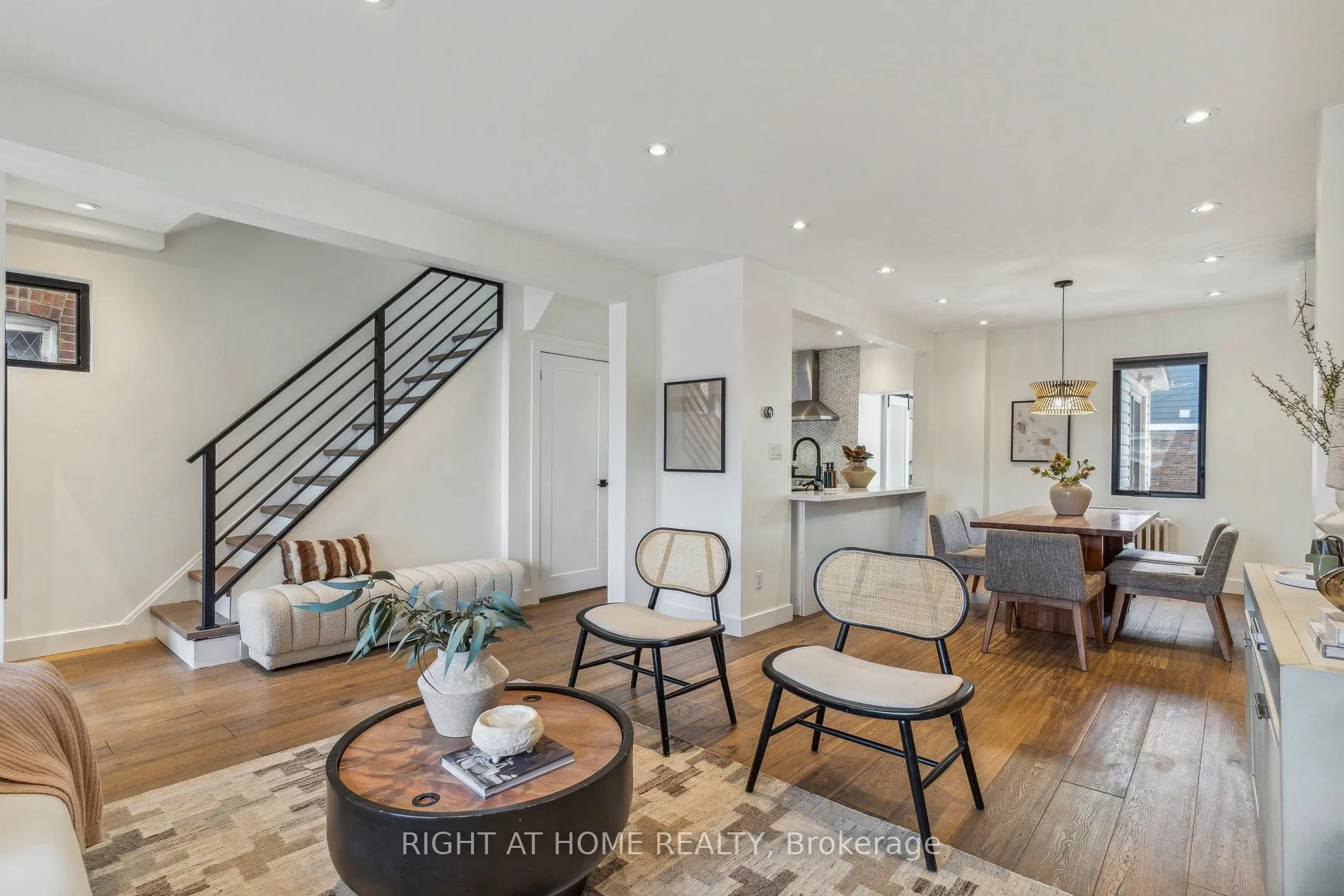 Photo 9 of 141 O'Connor Drive, Toronto, East York — HOMEH