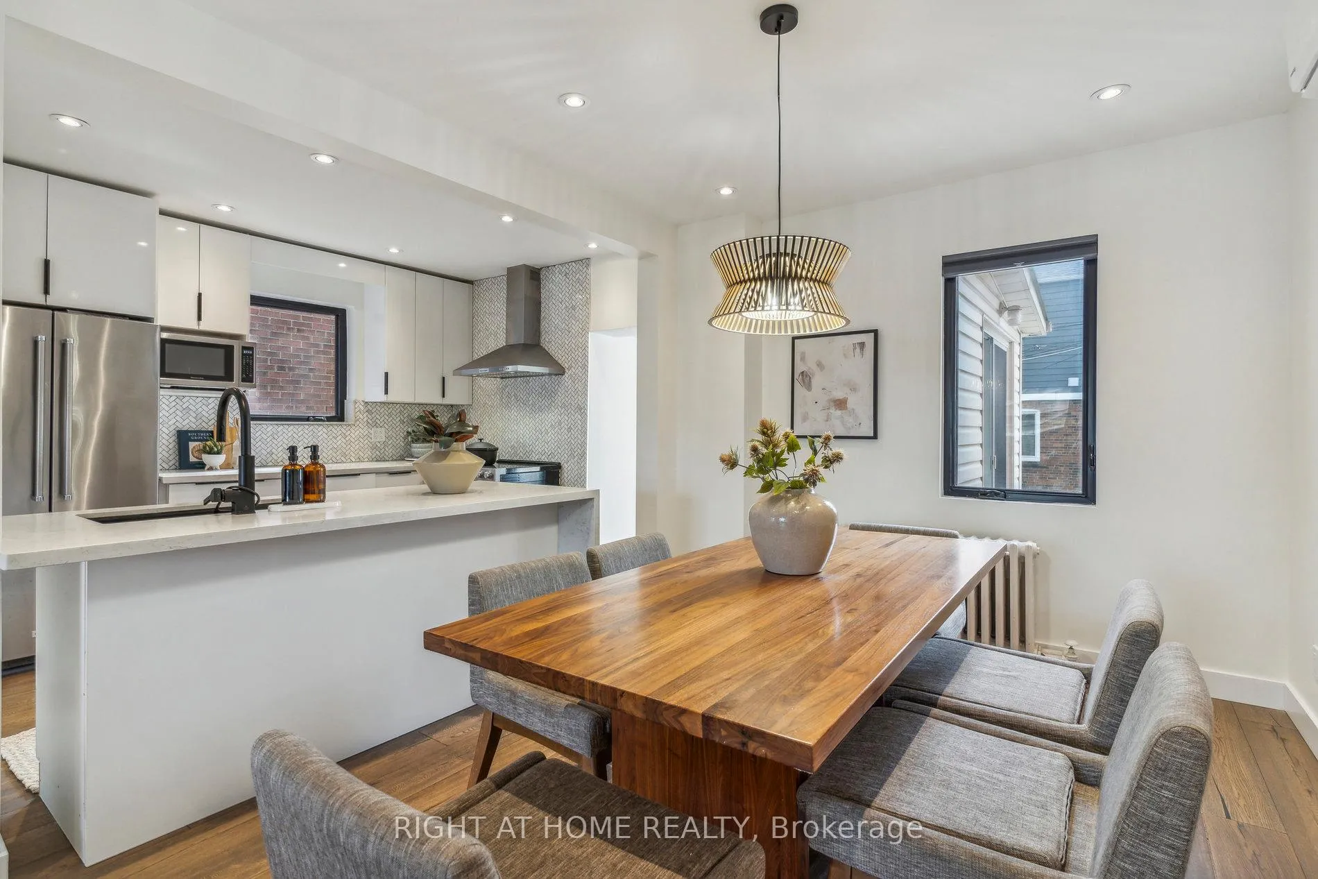 Photo 12 of 141 O'Connor Drive, Toronto, East York — HOMEH