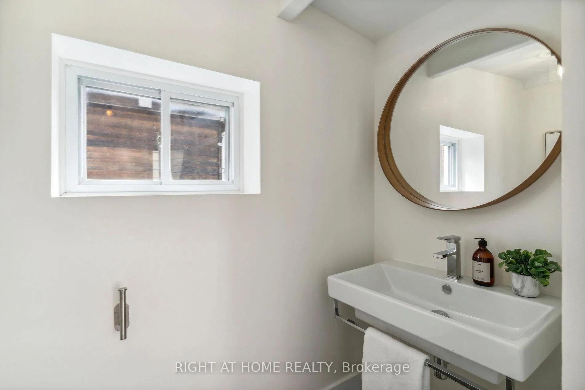 Photo 22 of 141 O'Connor Drive, Toronto, East York — HOMEH