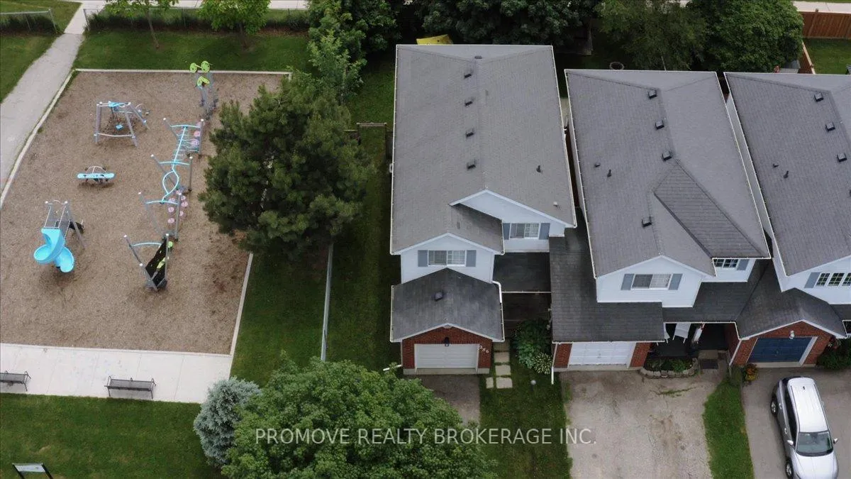 Photo 2 of 256 Tait Crescent, Centre Wellington, Fergus — HOMEH