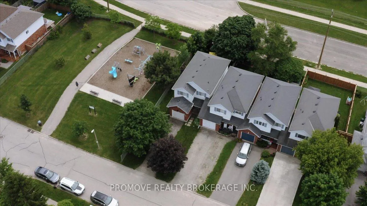 Photo 3 of 256 Tait Crescent, Centre Wellington, Fergus — HOMEH