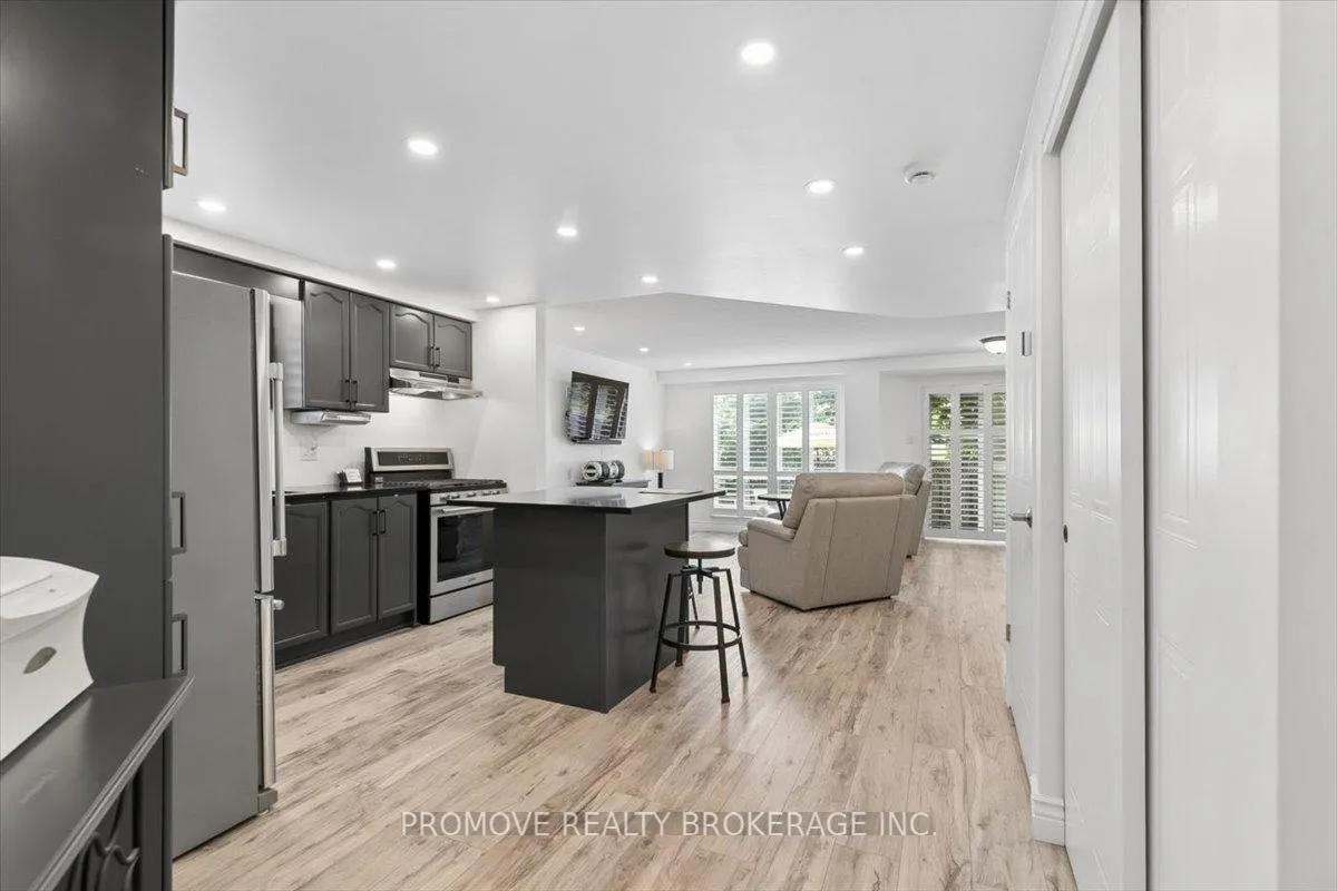Photo 5 of 256 Tait Crescent, Centre Wellington, Fergus — HOMEH