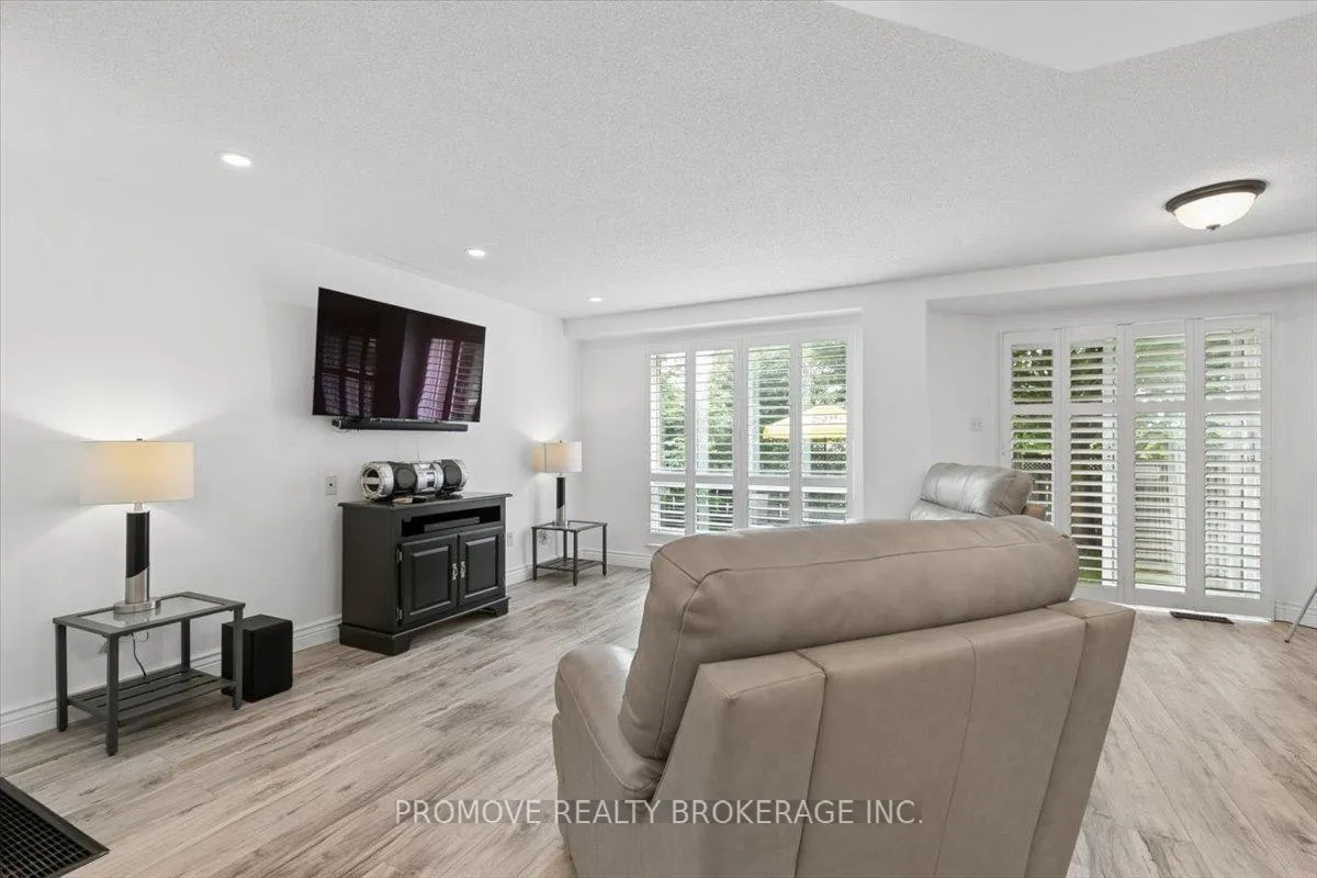 Photo 13 of 256 Tait Crescent, Centre Wellington, Fergus — HOMEH