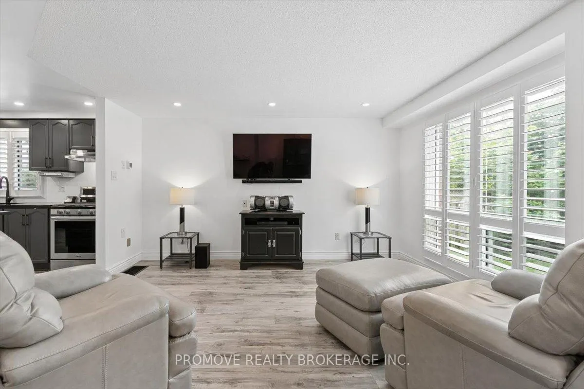 Photo 14 of 256 Tait Crescent, Centre Wellington, Fergus — HOMEH