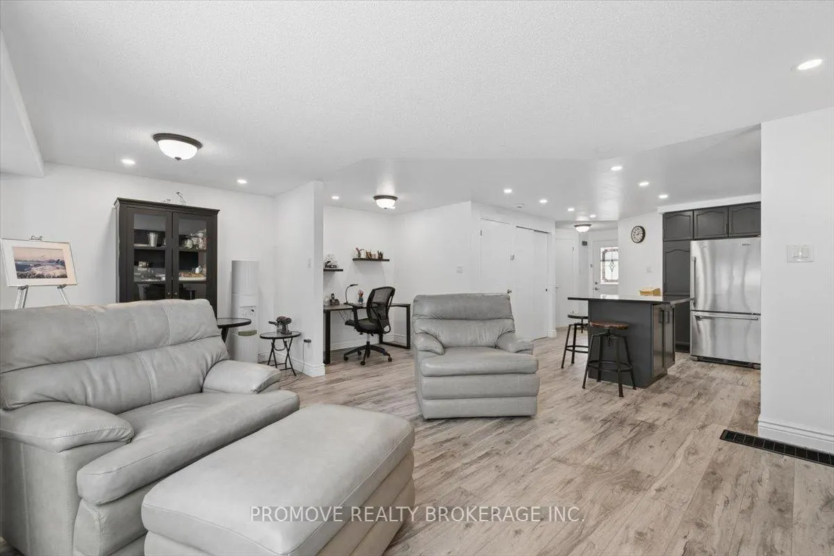 Photo 15 of 256 Tait Crescent, Centre Wellington, Fergus — HOMEH