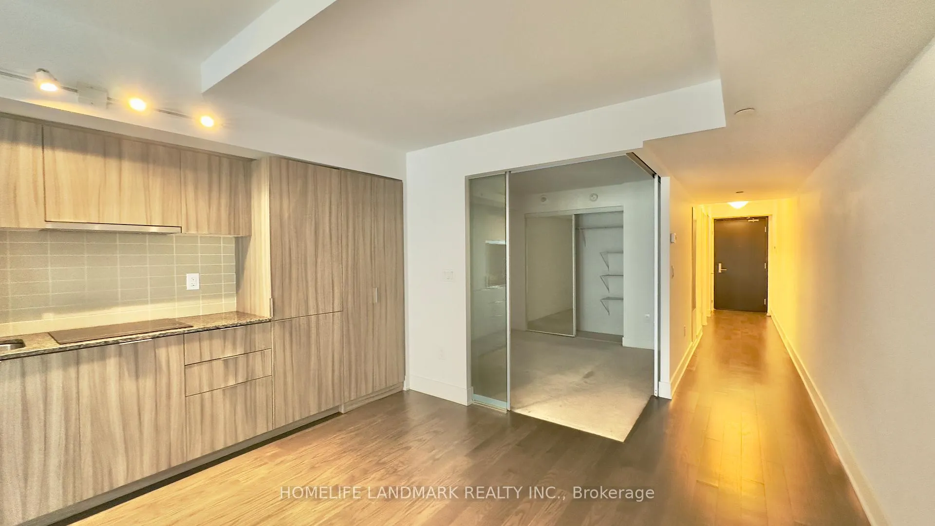 Photo 7 of Unit 621, 955 Bay Street, Toronto, Bay Street Corridor — HOMEH