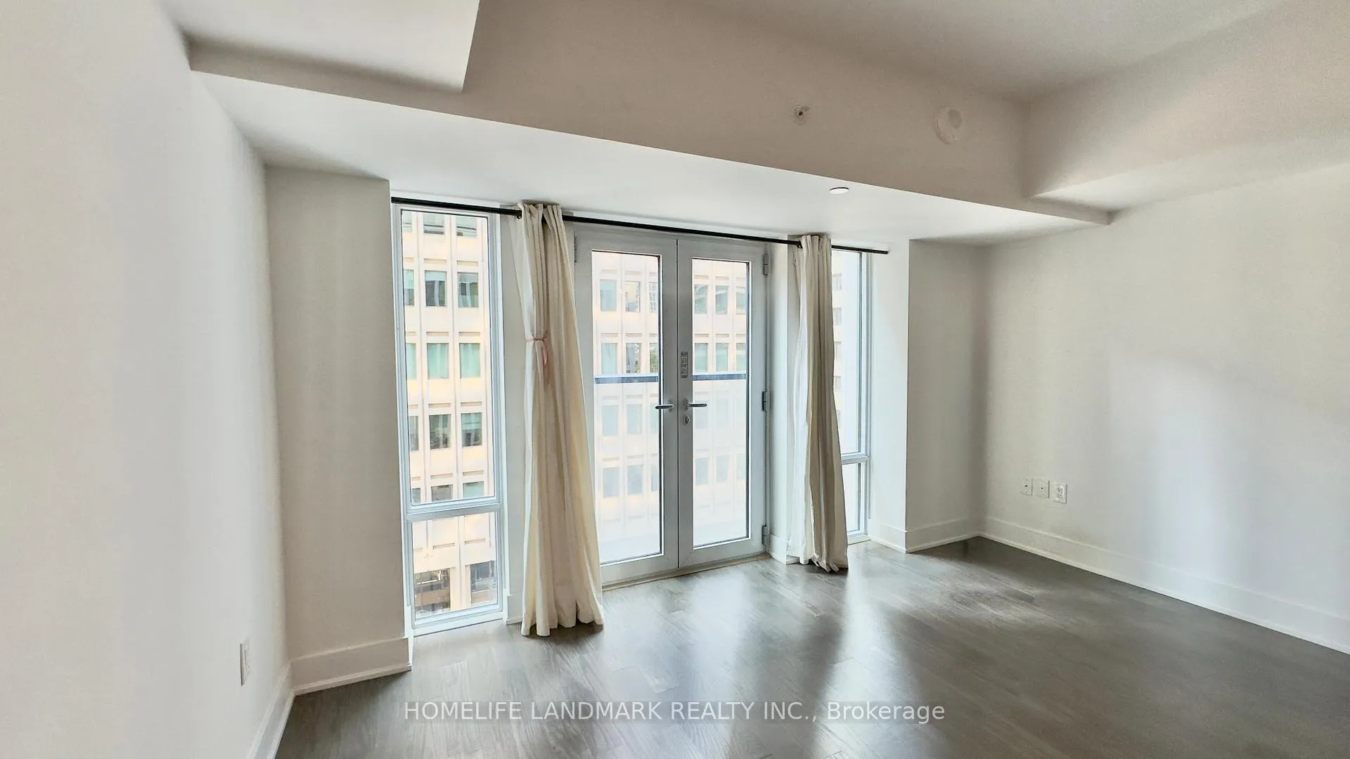 Photo 8 of Unit 621, 955 Bay Street, Toronto, Bay Street Corridor — HOMEH
