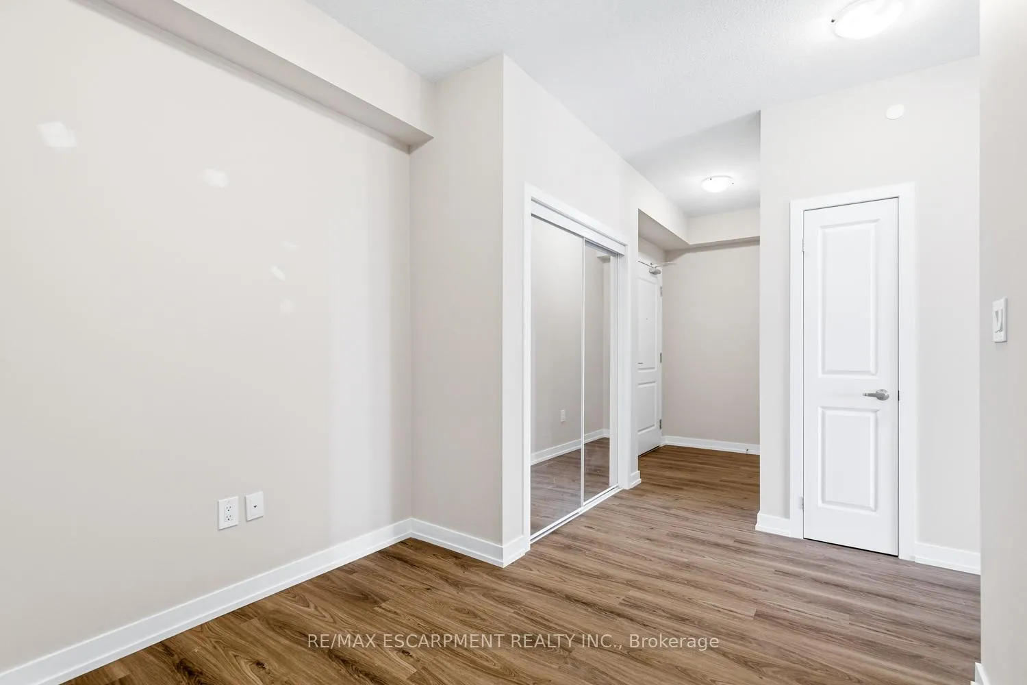 Photo 3 of Unit 1113, 450 Dundas Street E, Hamilton, Waterdown — HOMEH