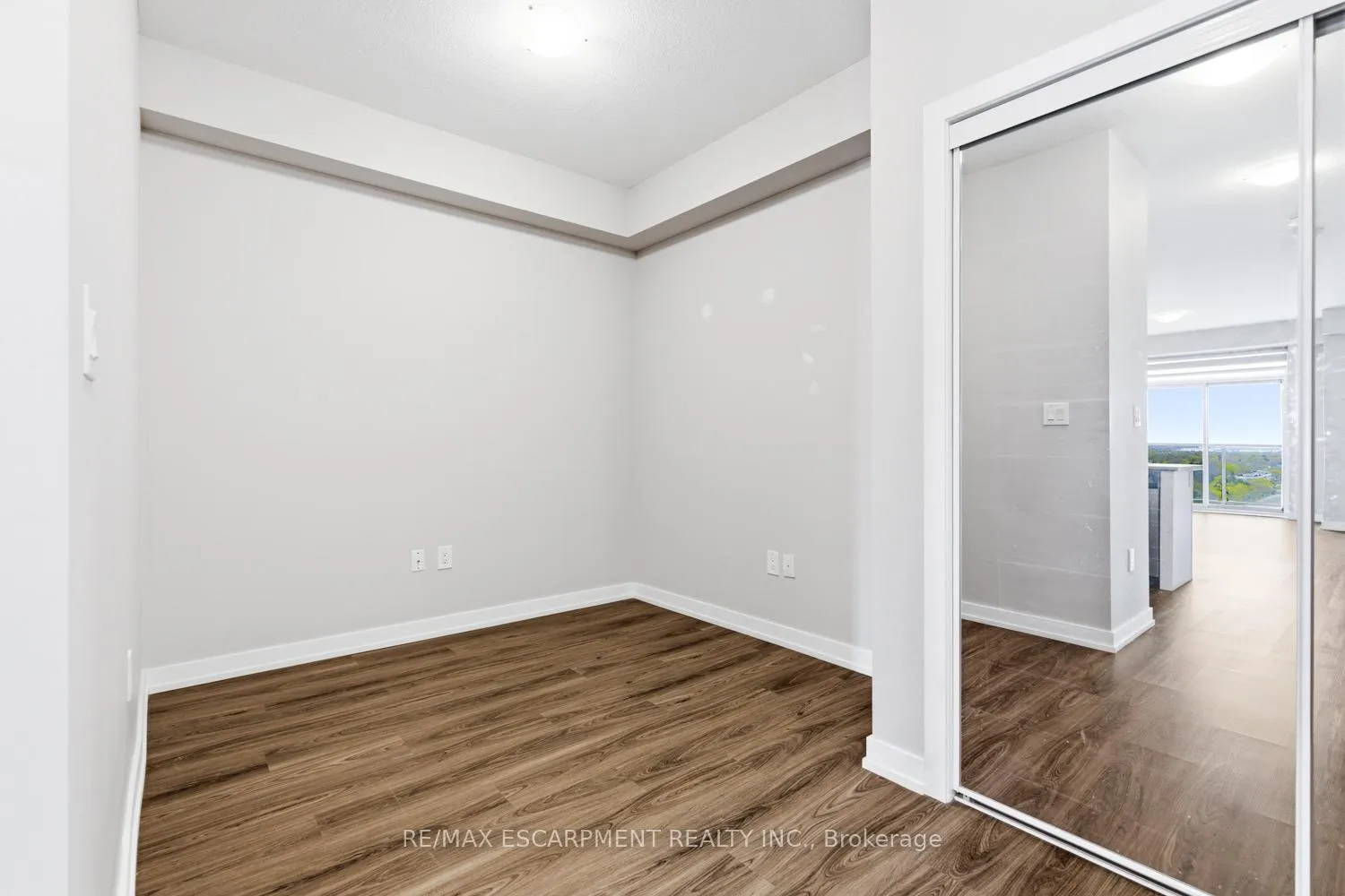Photo 4 of Unit 1113, 450 Dundas Street E, Hamilton, Waterdown — HOMEH