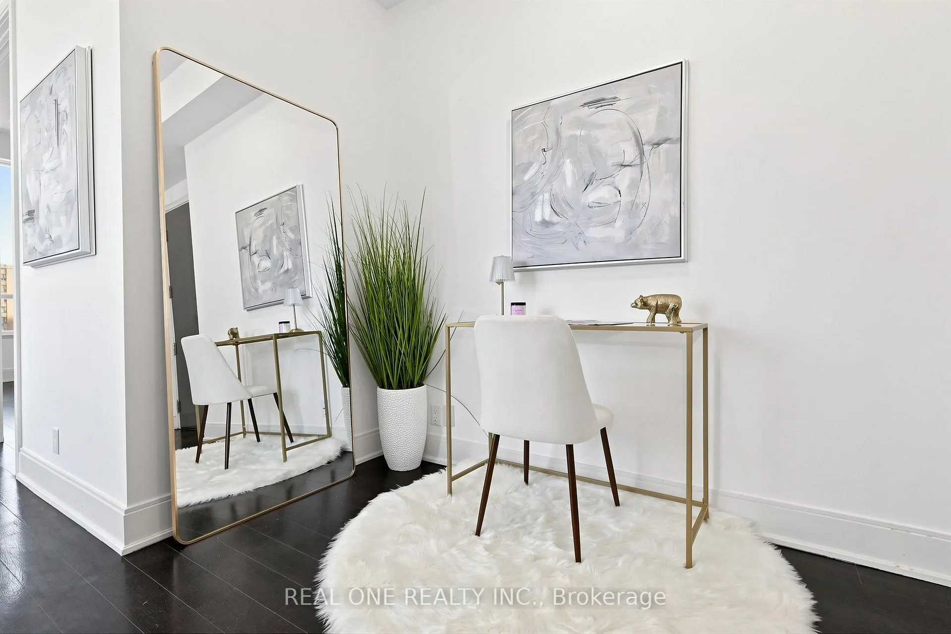Photo 1 of Unit 1603, 21 Balmuto Street, Toronto, Bay Street Corridor — HOMEH