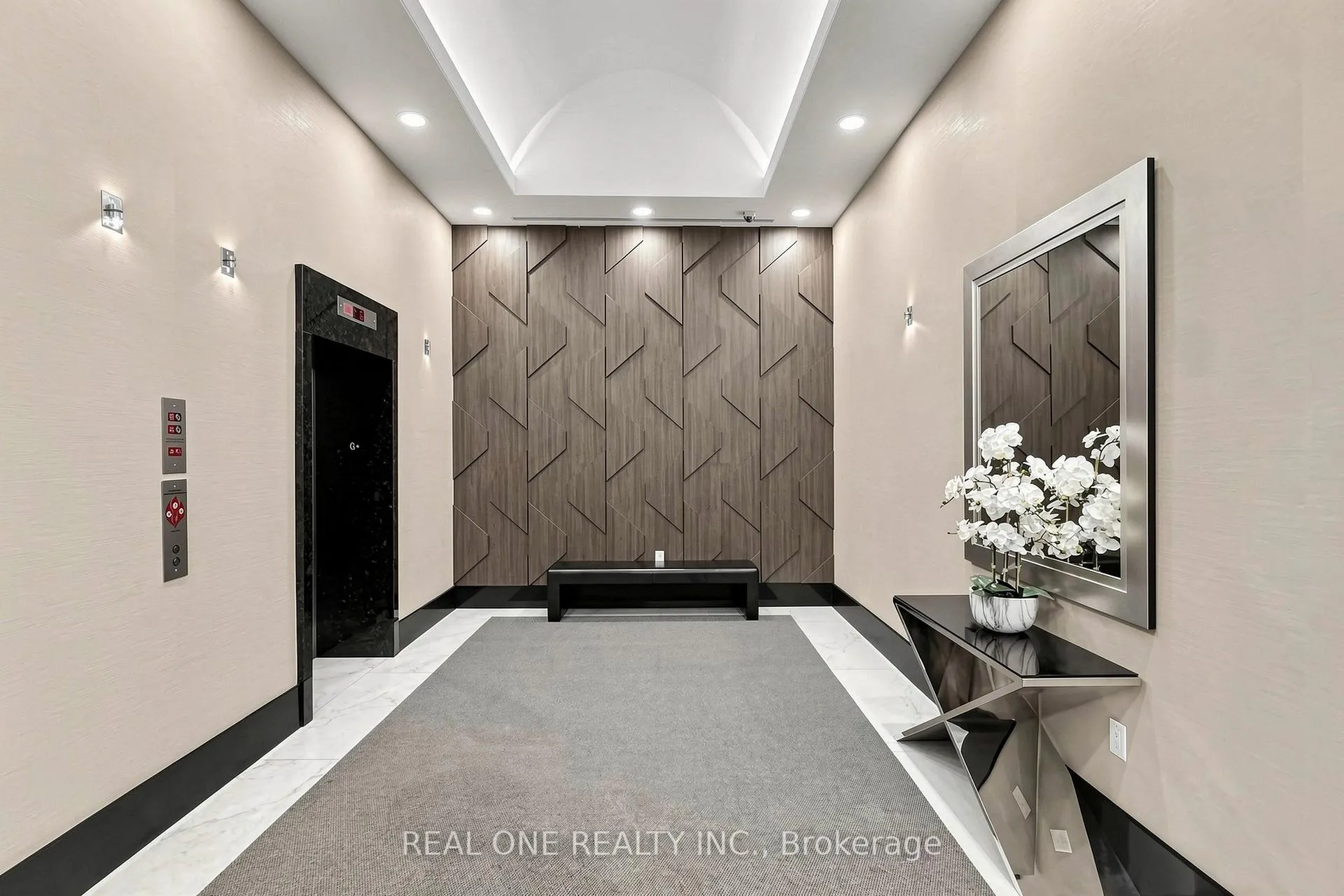 Photo 5 of Unit 1603, 21 Balmuto Street, Toronto, Bay Street Corridor — HOMEH