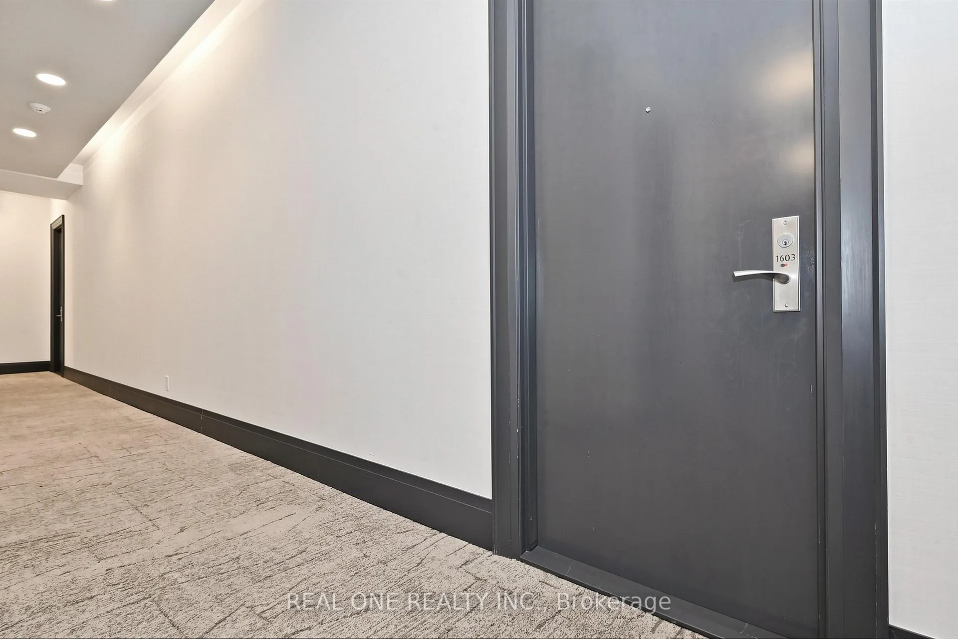 Photo 6 of Unit 1603, 21 Balmuto Street, Toronto, Bay Street Corridor — HOMEH