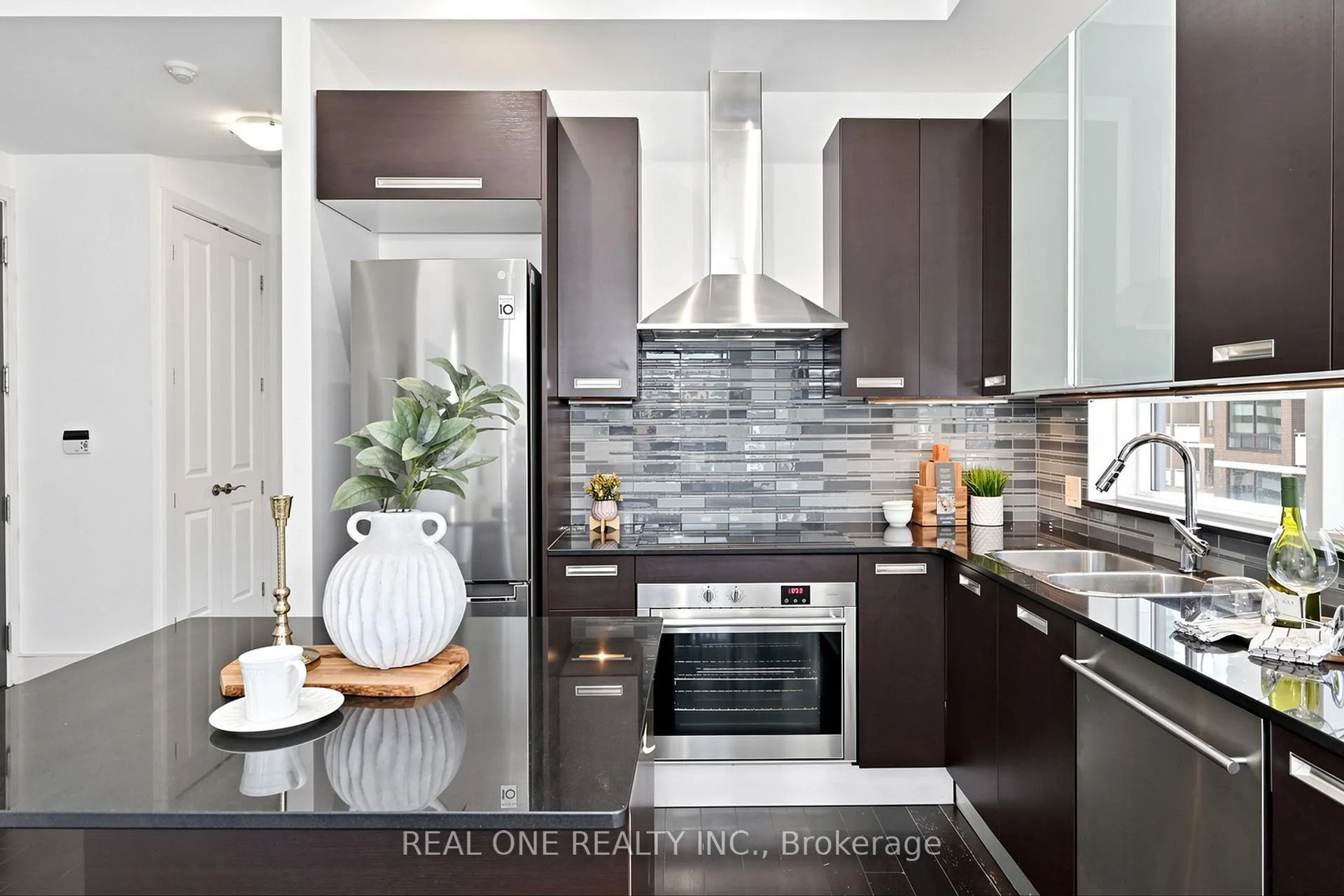 Photo 19 of Unit 1603, 21 Balmuto Street, Toronto, Bay Street Corridor — HOMEH