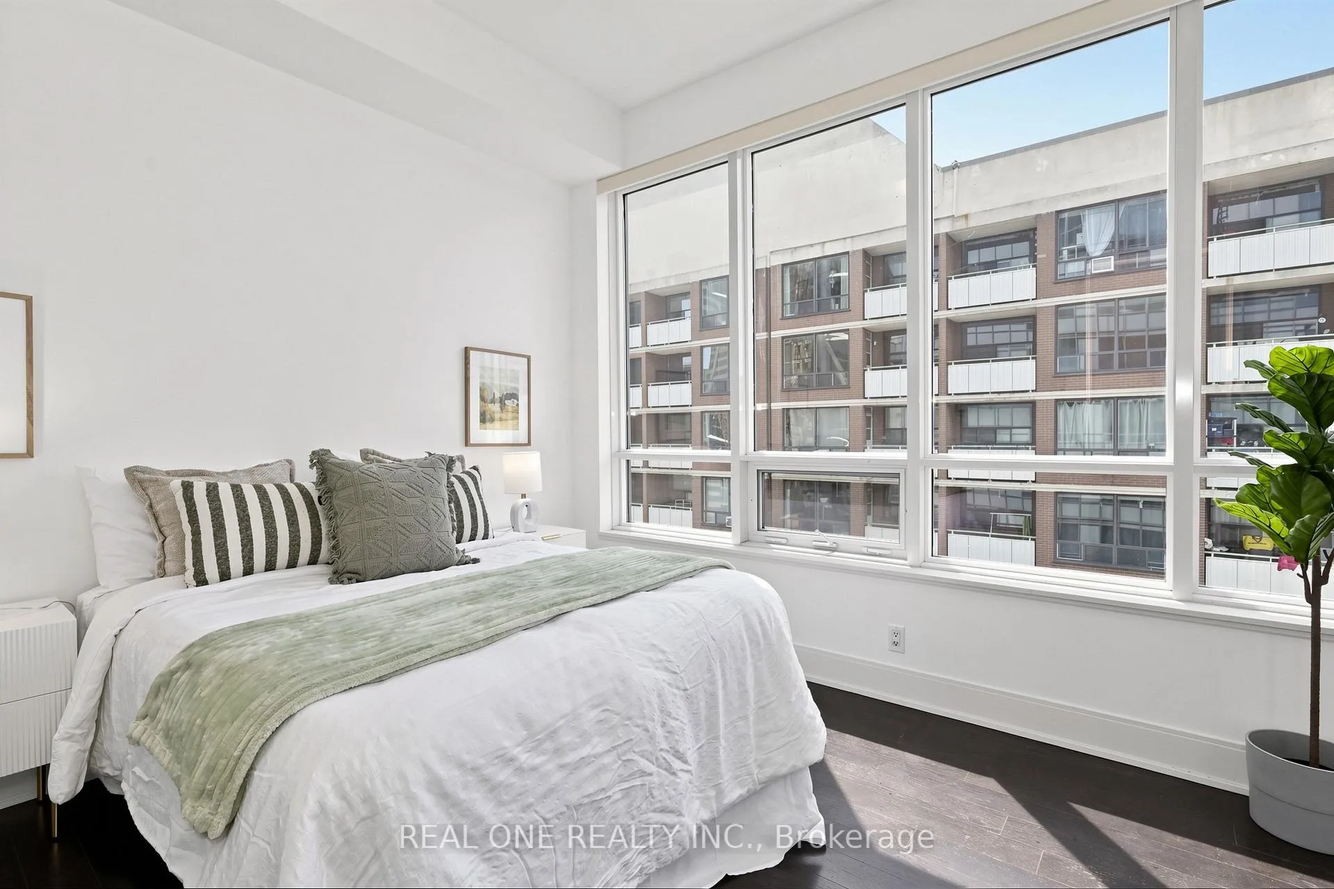 Photo 31 of Unit 1603, 21 Balmuto Street, Toronto, Bay Street Corridor — HOMEH