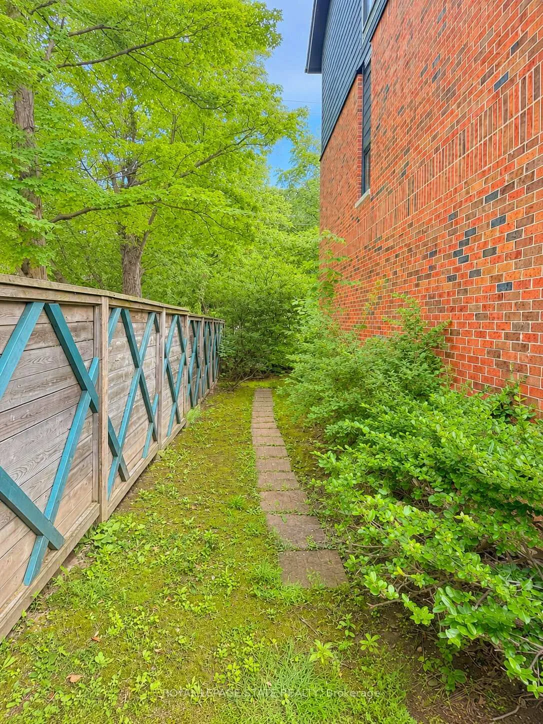 Photo 36 of Unit 15, 1983 Main Street W, Hamilton, Ainslie Wood — HOMEH