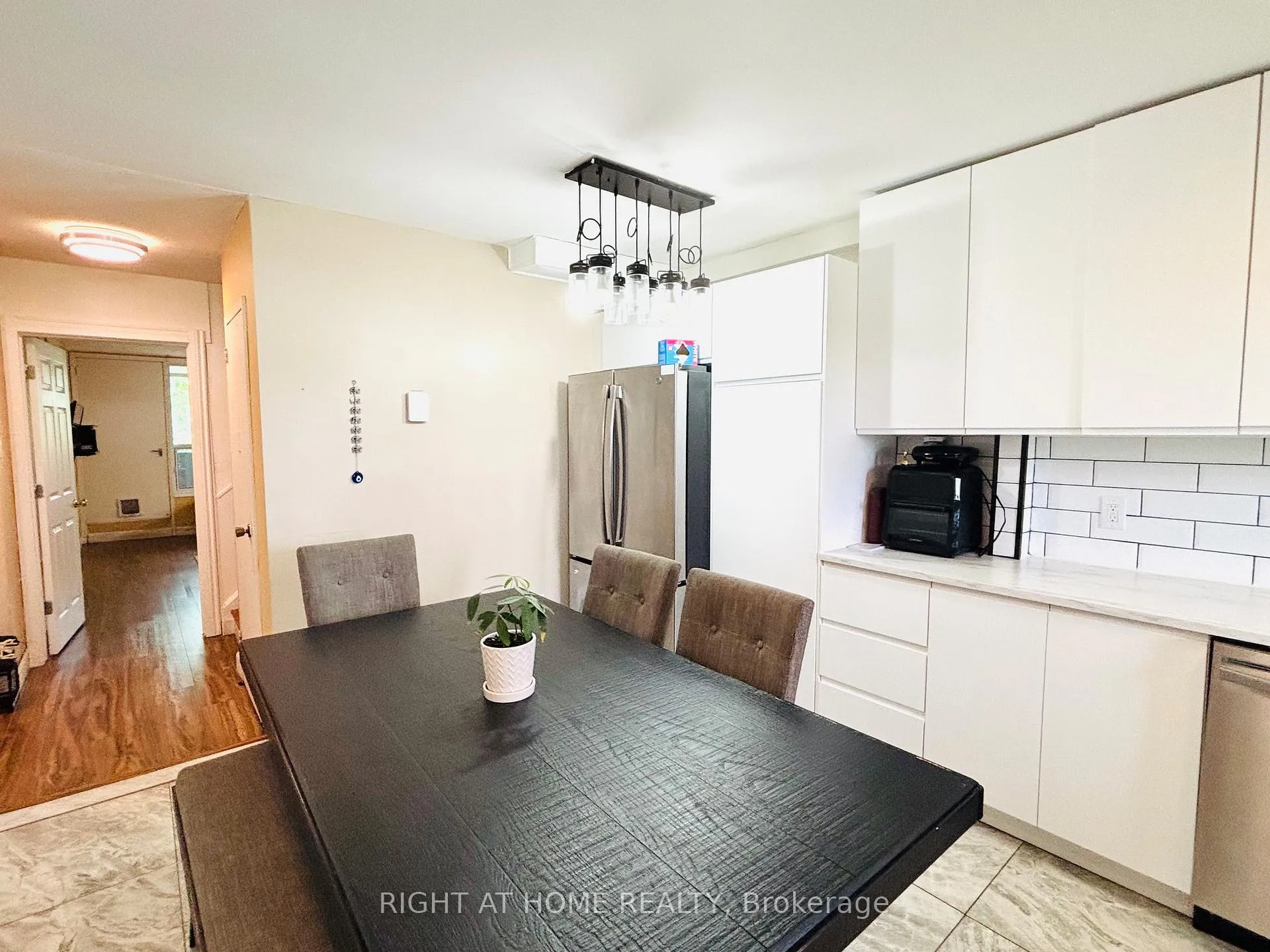 Photo 2 of Unit 315, 95 Leeward Glenway, Toronto, Flemingdon Park — HOMEH