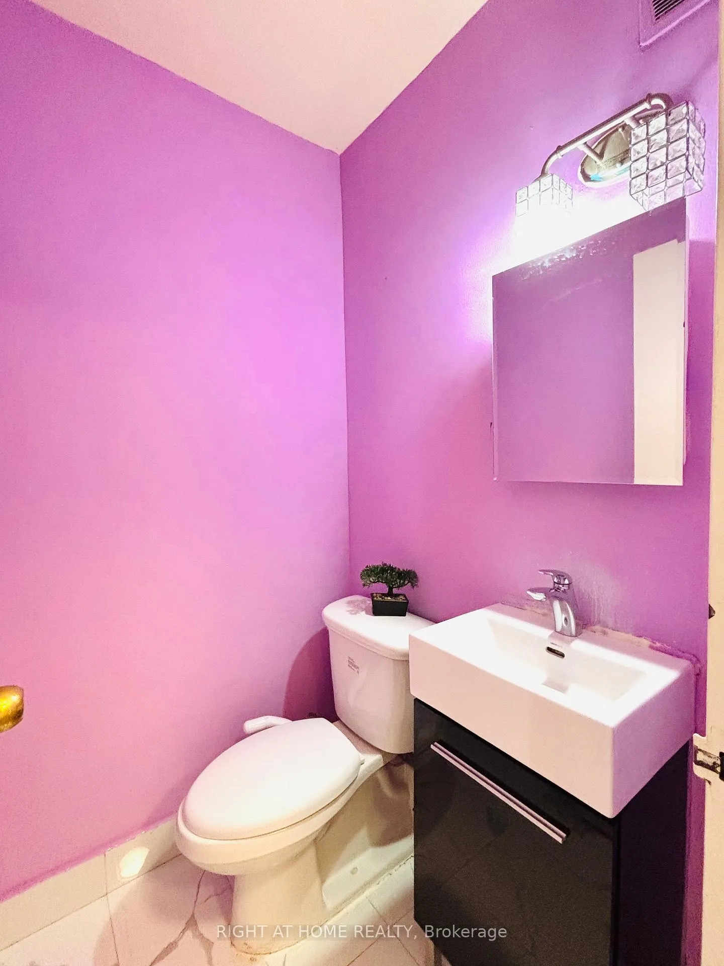 Photo 7 of Unit 315, 95 Leeward Glenway, Toronto, Flemingdon Park — HOMEH