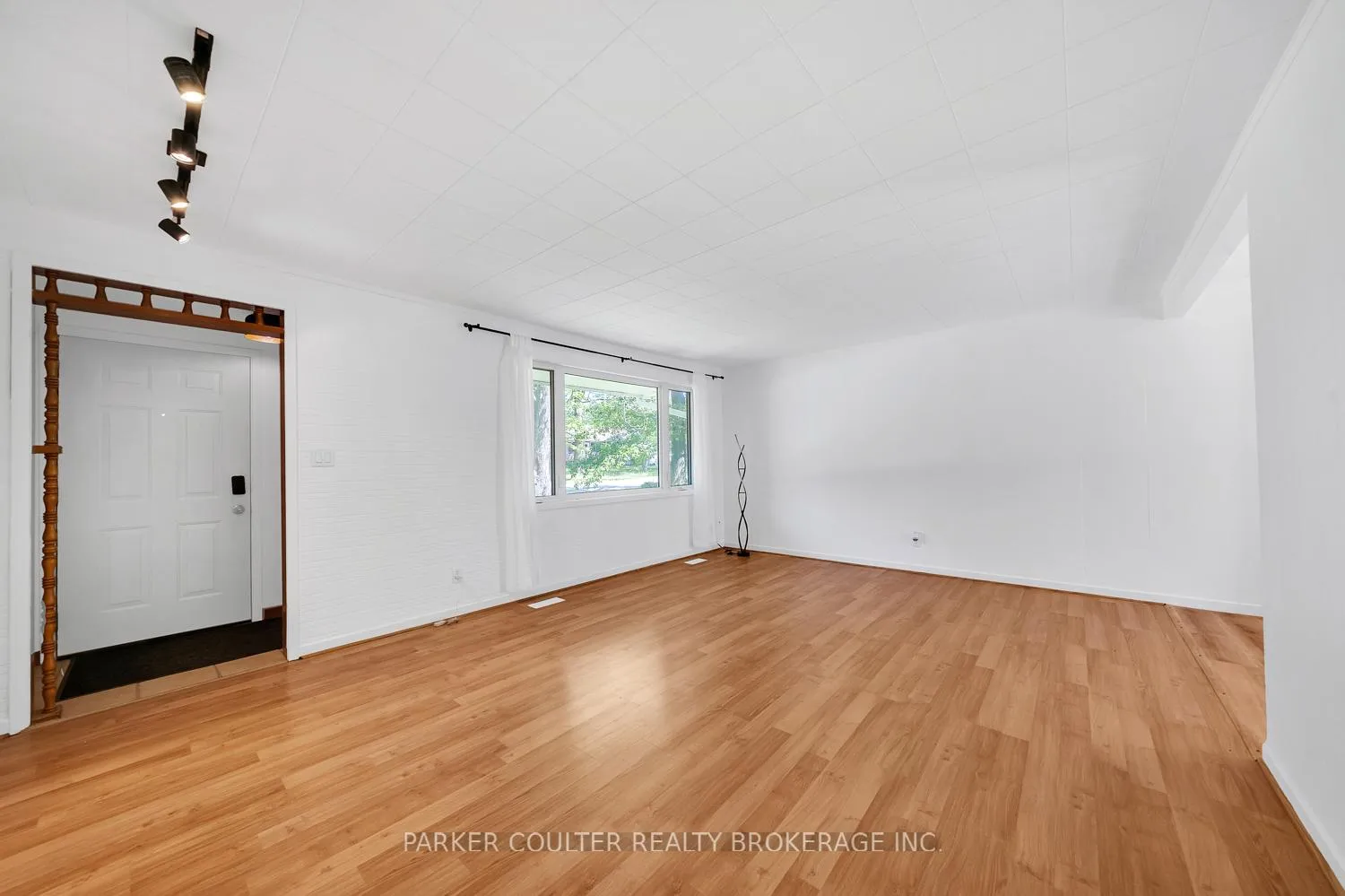 Photo 8 of 85 Evans Avenue W, Gravenhurst, Muskoka (S) — HOMEH