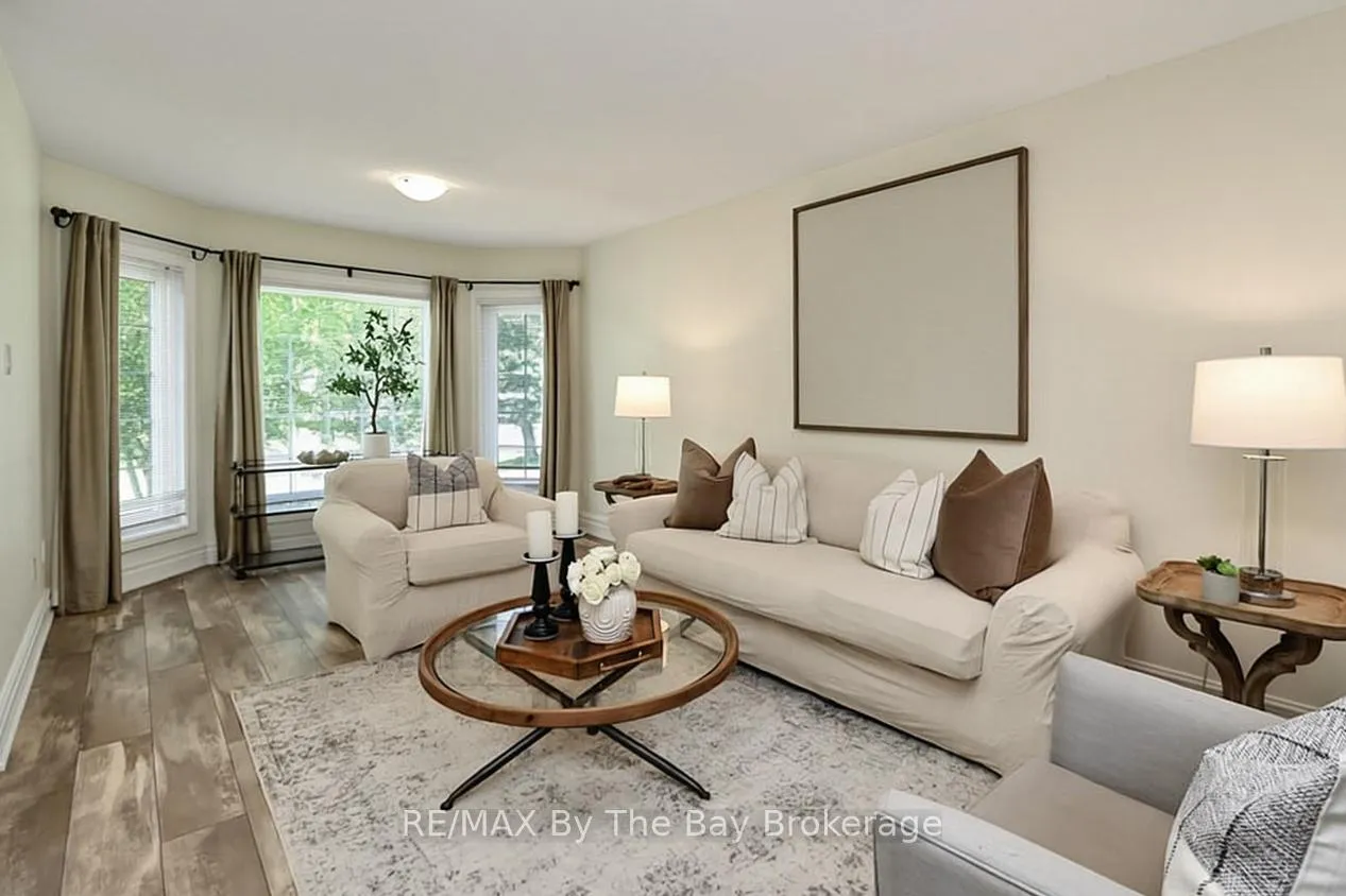 Photo 8 of 54 Fairway Crescent, Wasaga Beach — HOMEH