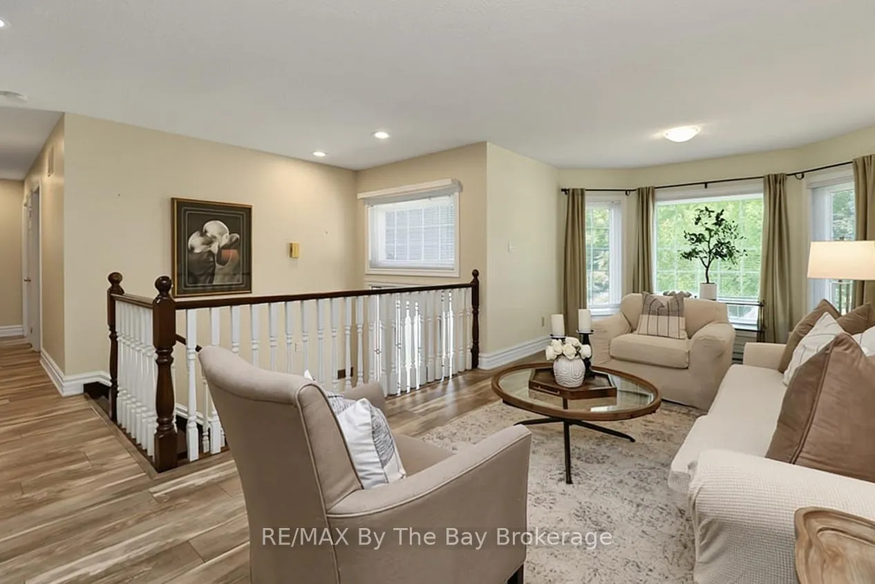 Photo 11 of 54 Fairway Crescent, Wasaga Beach — HOMEH