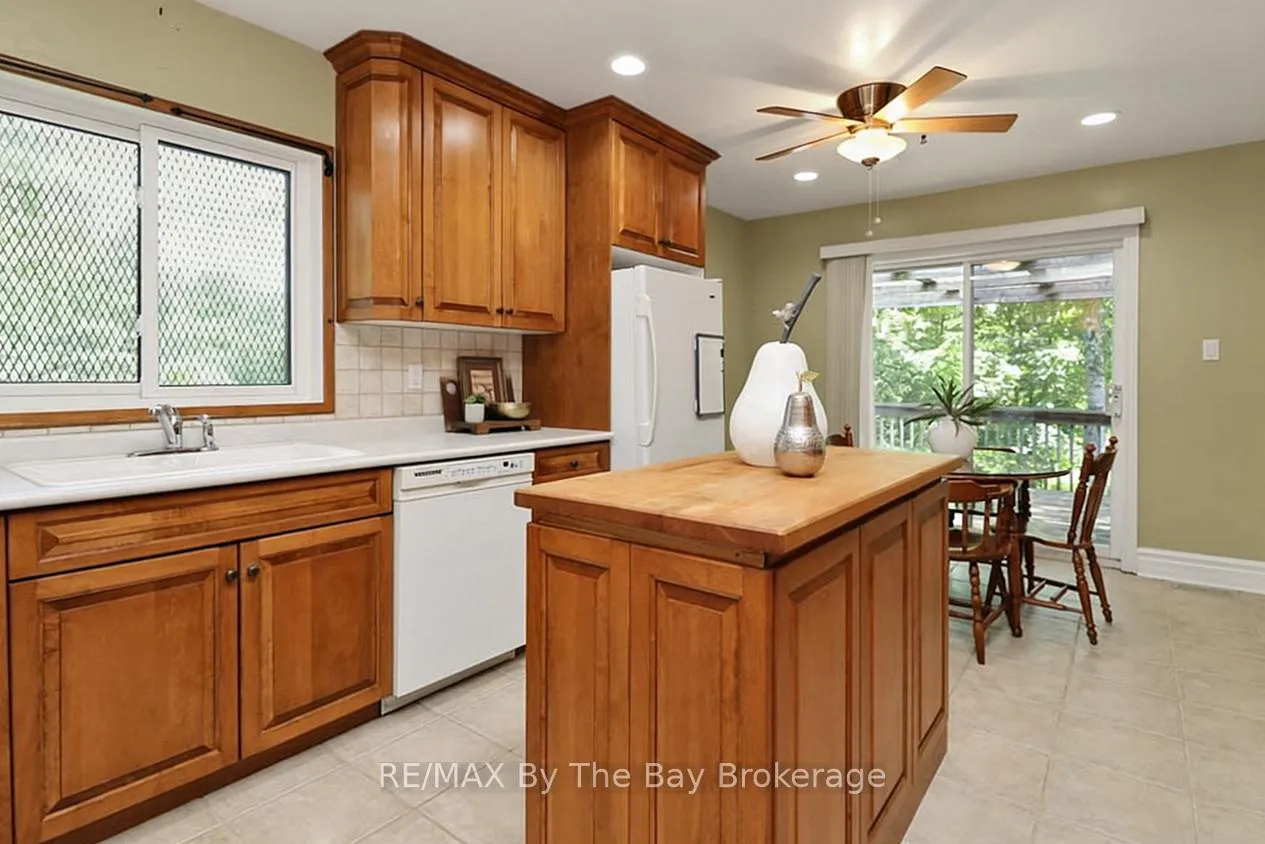 Photo 13 of 54 Fairway Crescent, Wasaga Beach — HOMEH