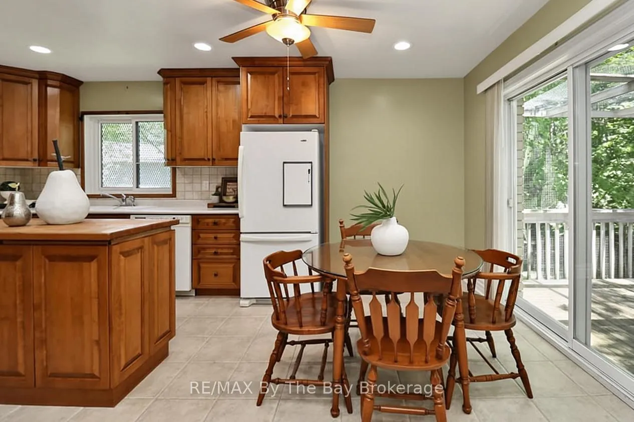Photo 16 of 54 Fairway Crescent, Wasaga Beach — HOMEH