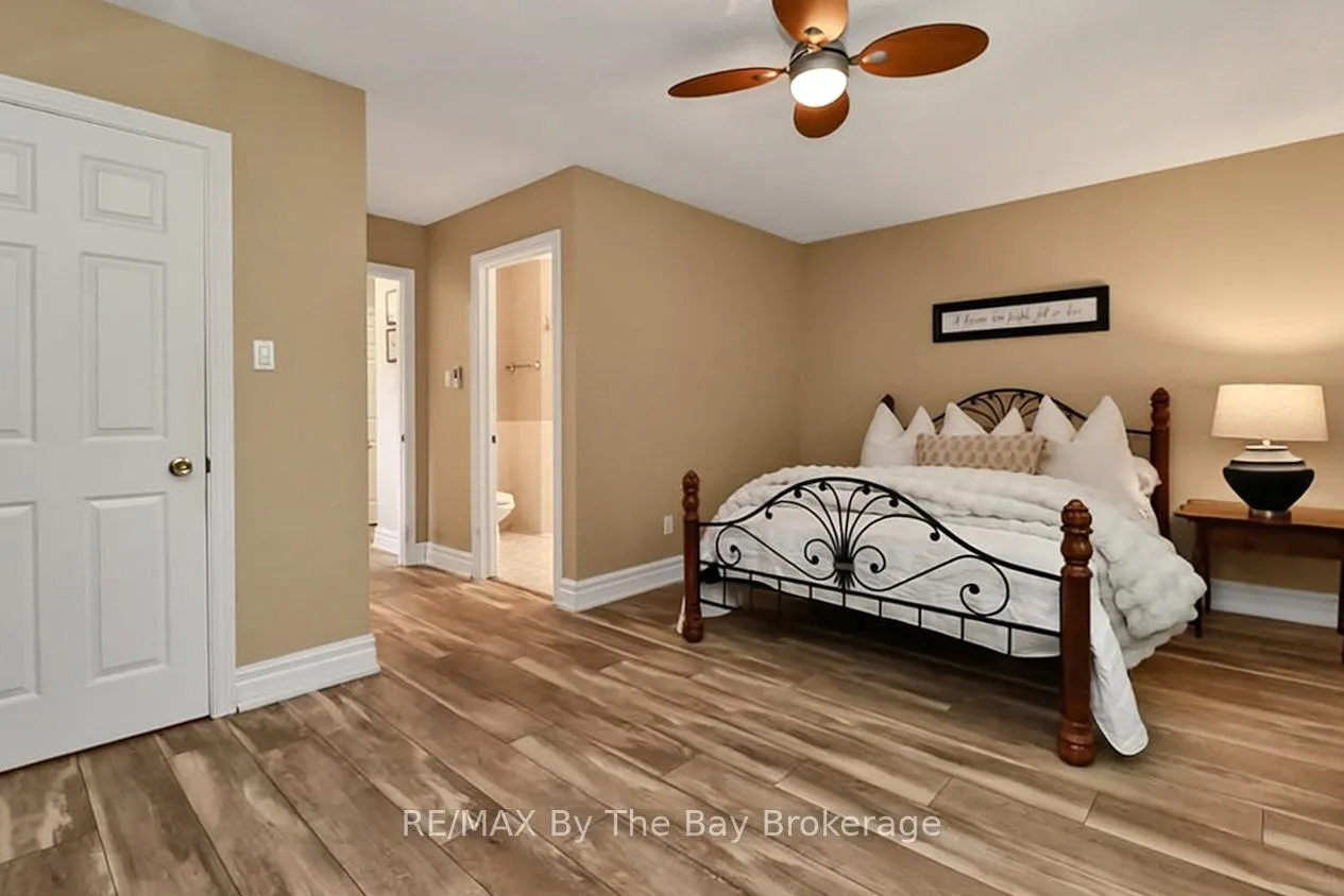 Photo 27 of 54 Fairway Crescent, Wasaga Beach — HOMEH