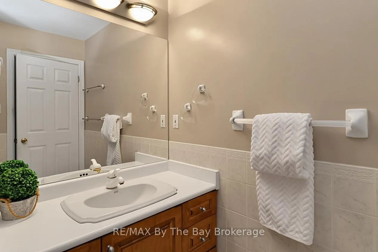 Photo 29 of 54 Fairway Crescent, Wasaga Beach — HOMEH