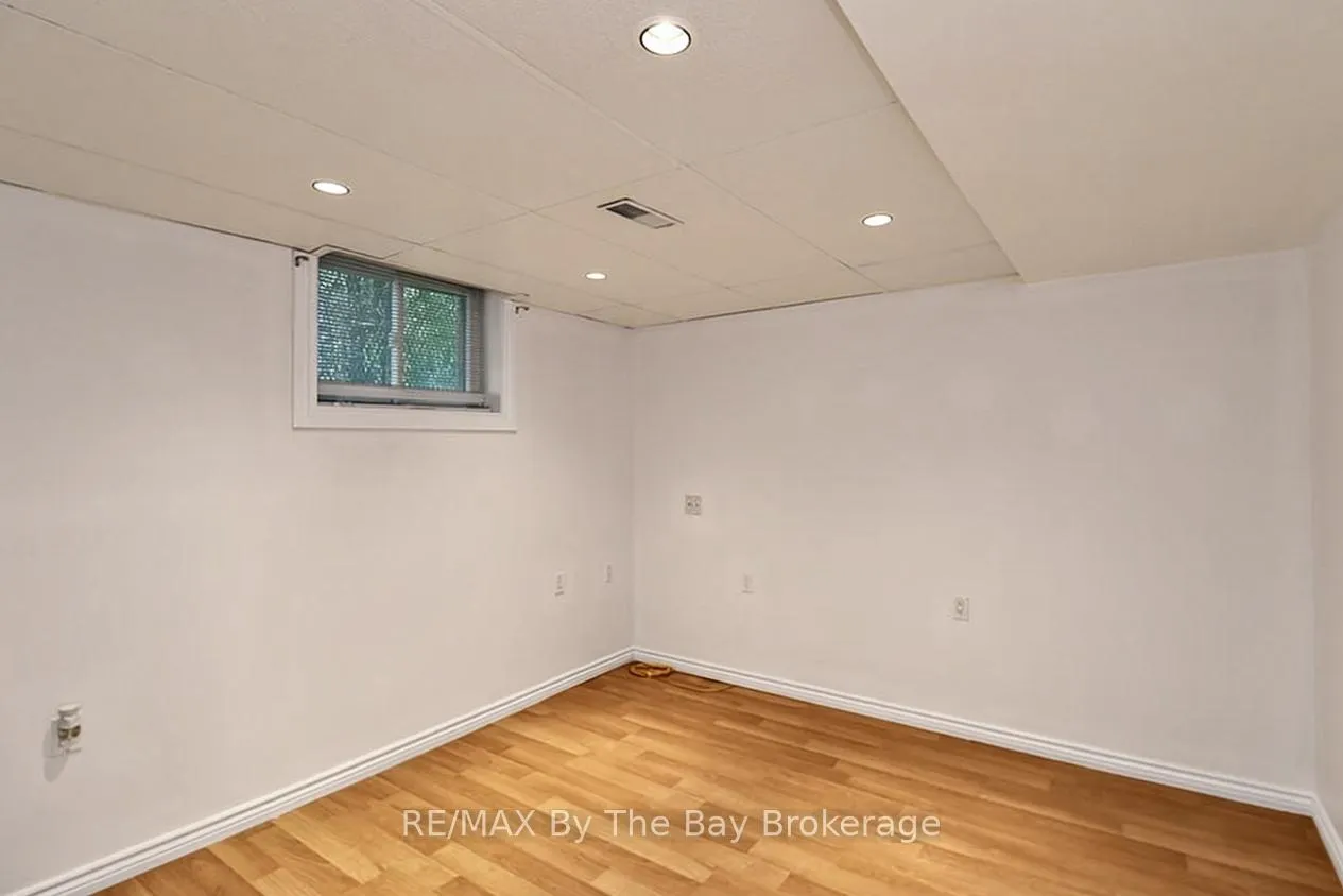 Photo 36 of 54 Fairway Crescent, Wasaga Beach — HOMEH