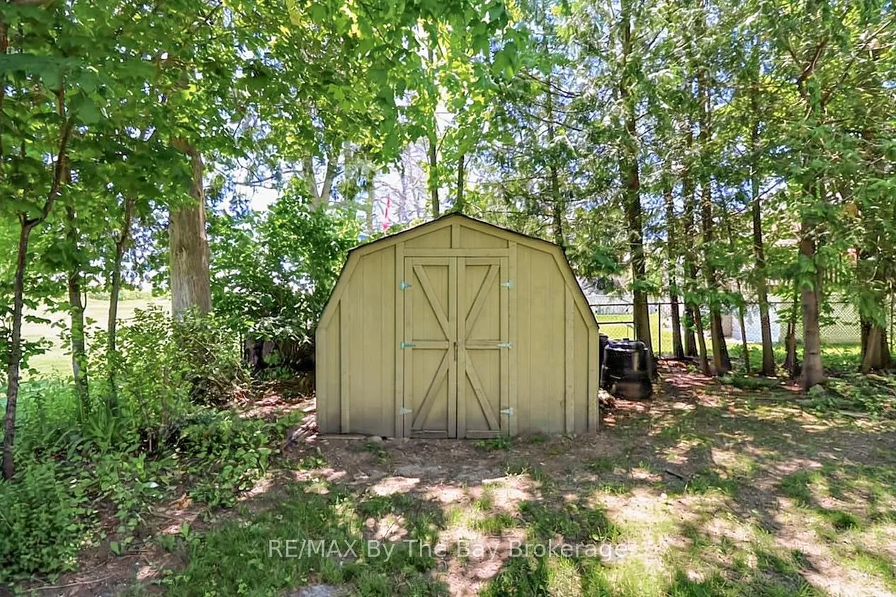Photo 43 of 54 Fairway Crescent, Wasaga Beach — HOMEH