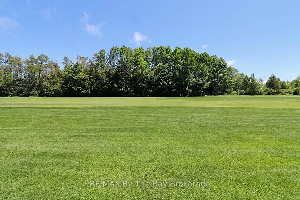 Photo 44 of 54 Fairway Crescent, Wasaga Beach — HOMEH
