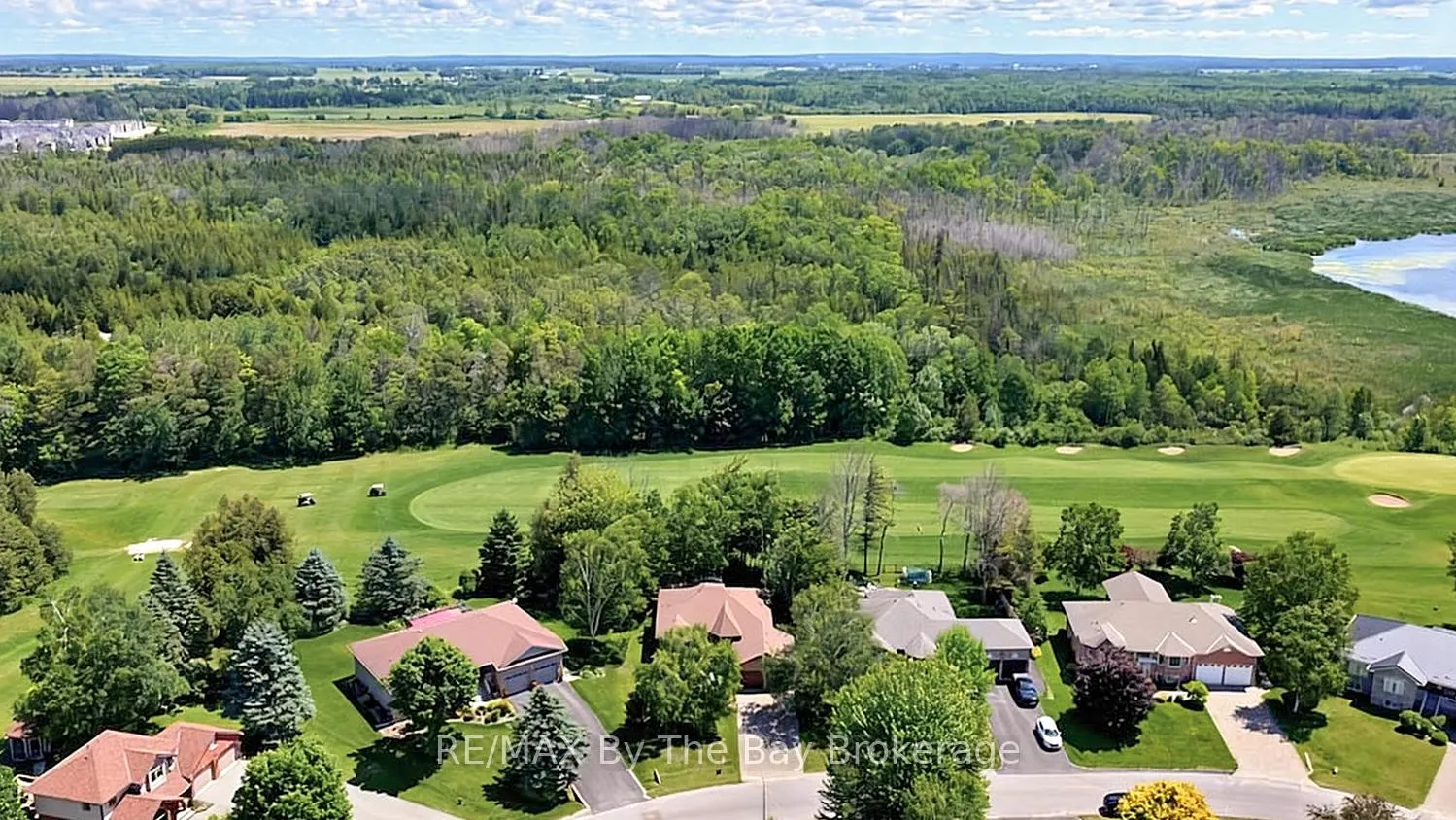 Photo 47 of 54 Fairway Crescent, Wasaga Beach — HOMEH