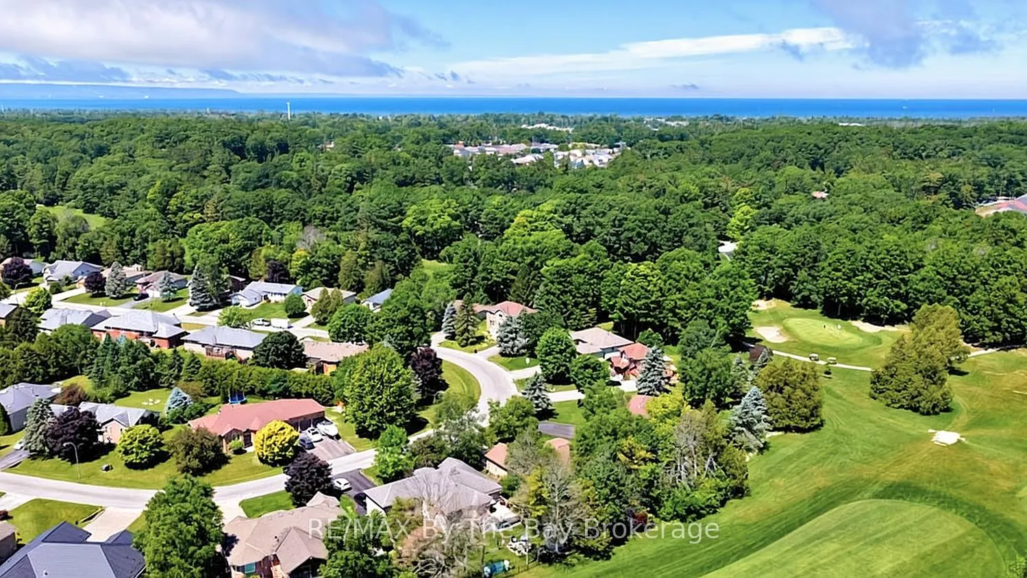 Photo 51 of 54 Fairway Crescent, Wasaga Beach — HOMEH