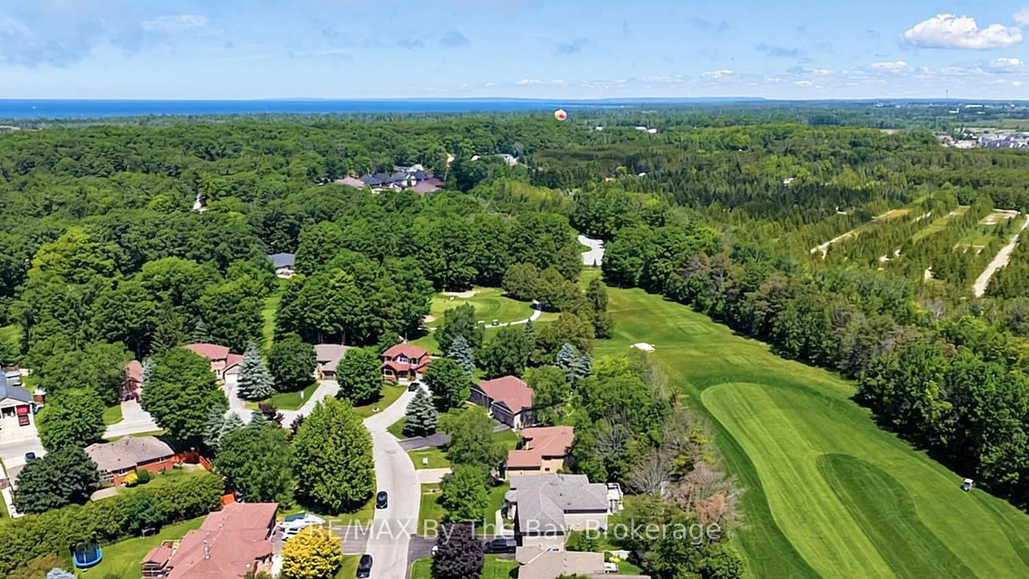 Photo 52 of 54 Fairway Crescent, Wasaga Beach — HOMEH