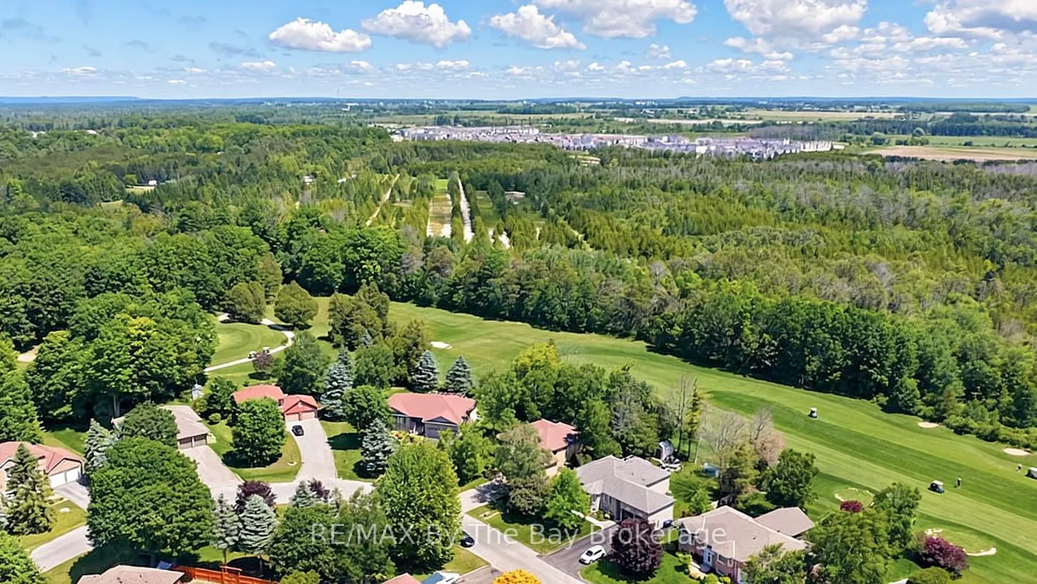 Photo 53 of 54 Fairway Crescent, Wasaga Beach — HOMEH