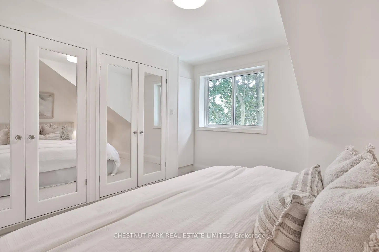 Photo 14 of 227 Bowood Avenue, Toronto, Lawrence Park North — HOMEH