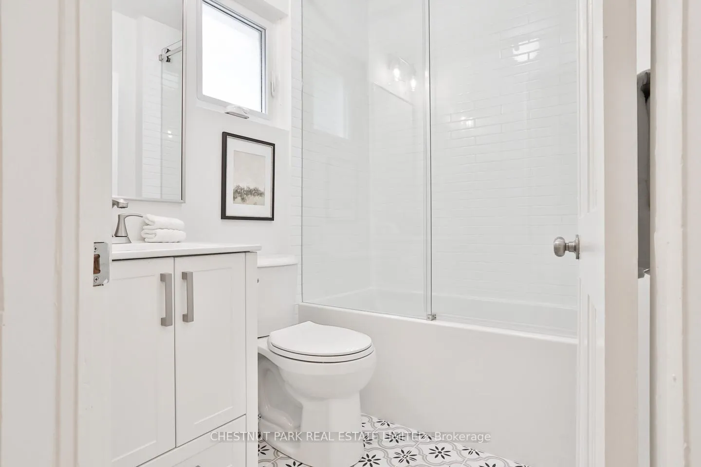 Photo 16 of 227 Bowood Avenue, Toronto, Lawrence Park North — HOMEH