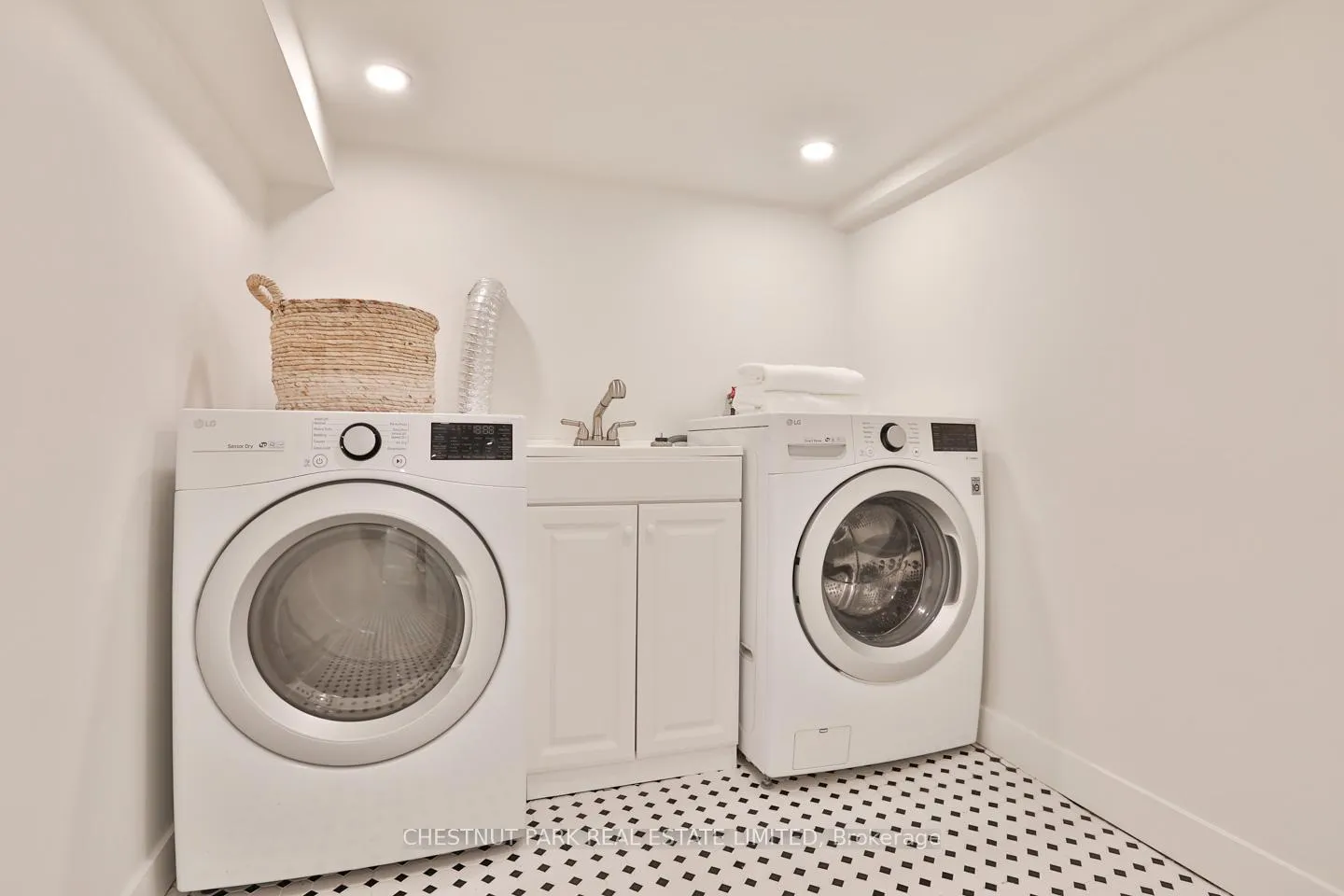 Photo 23 of 227 Bowood Avenue, Toronto, Lawrence Park North — HOMEH
