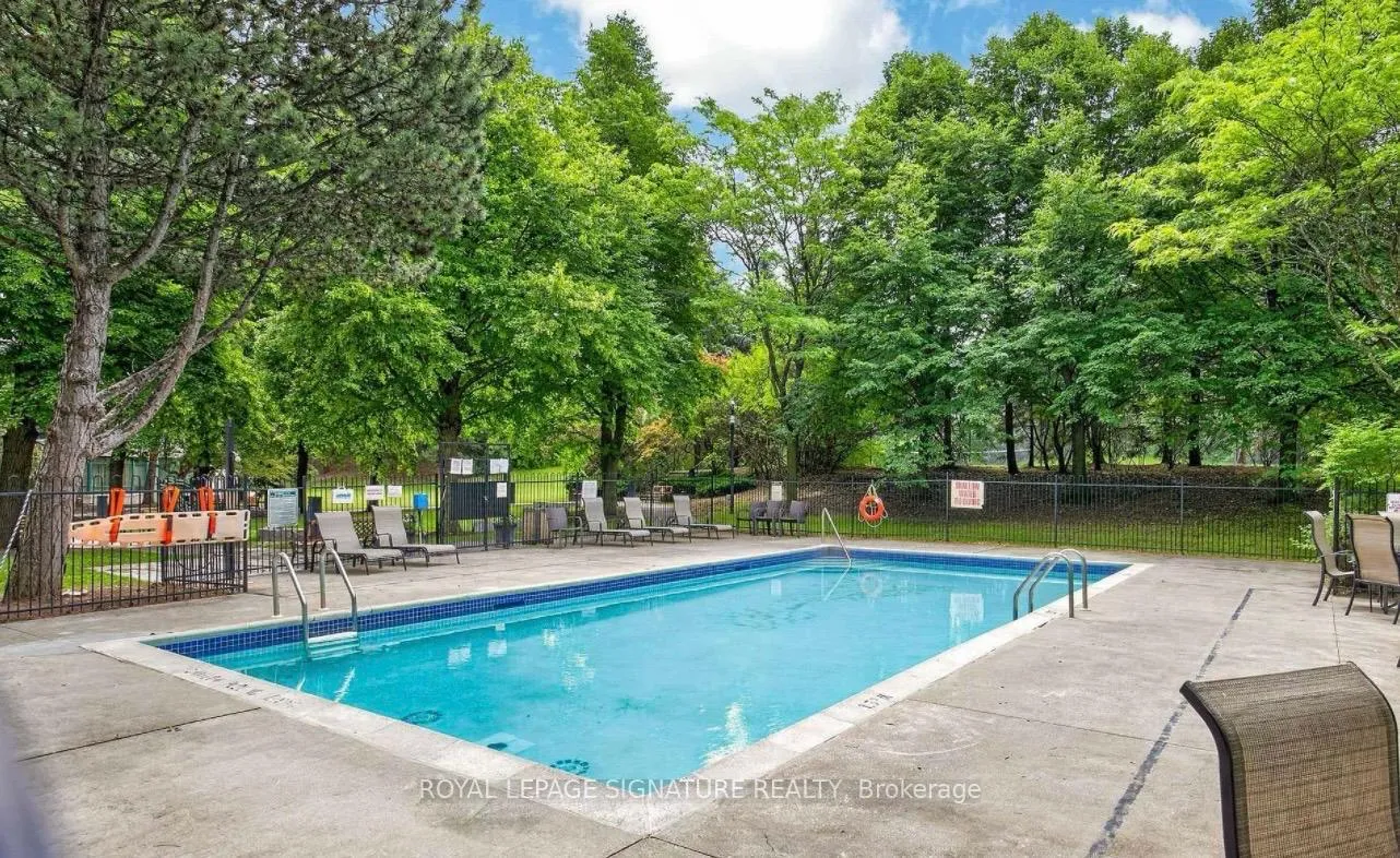 Photo 11 of Unit 1003, 7250 Yonge Street, Vaughan, Crestwood-Springfarm-Yorkhill — HOMEH