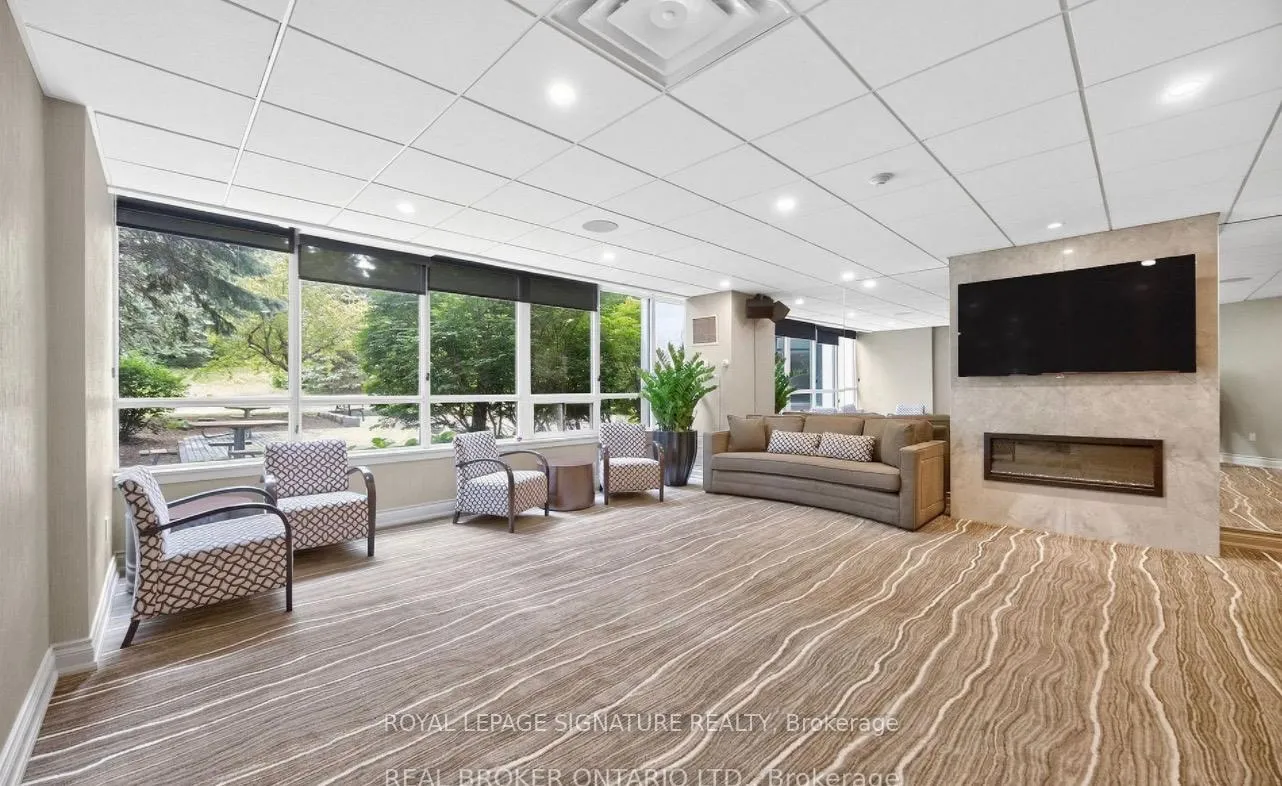 Photo 12 of Unit 1003, 7250 Yonge Street, Vaughan, Crestwood-Springfarm-Yorkhill — HOMEH