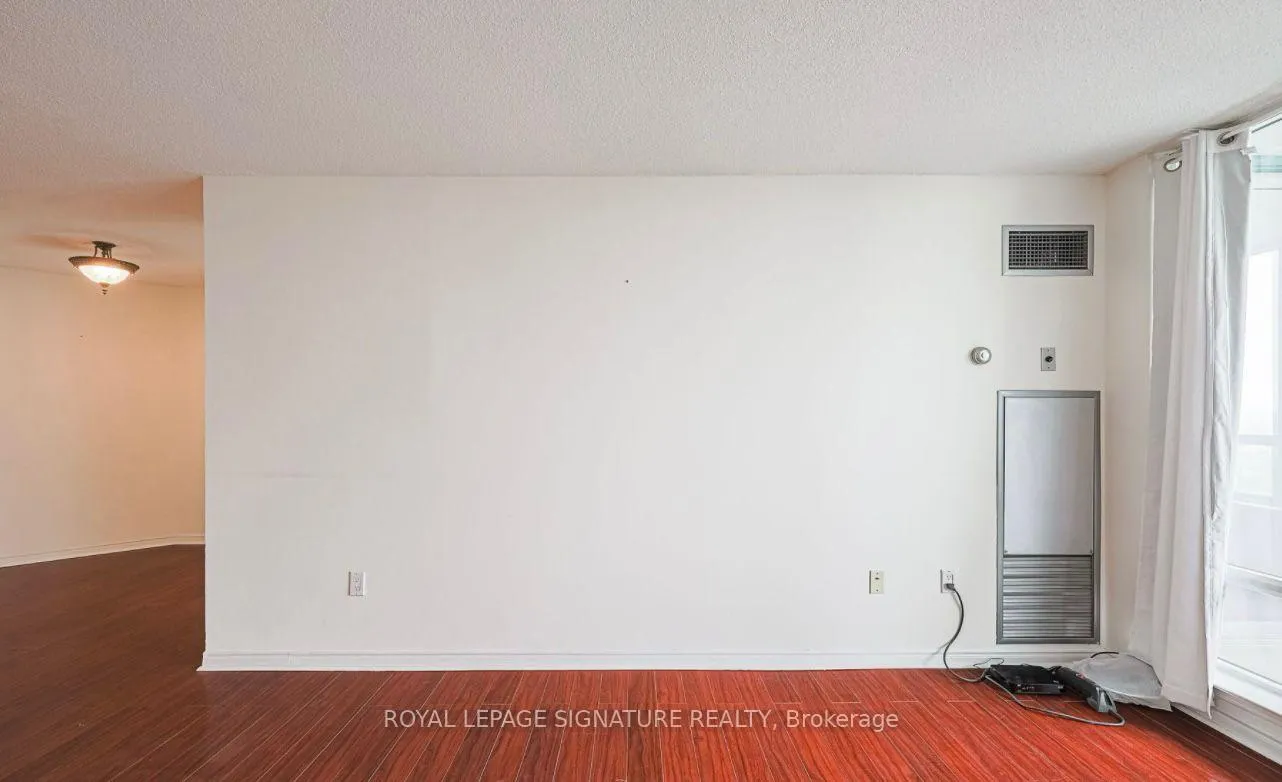 Photo 15 of Unit 1003, 7250 Yonge Street, Vaughan, Crestwood-Springfarm-Yorkhill — HOMEH