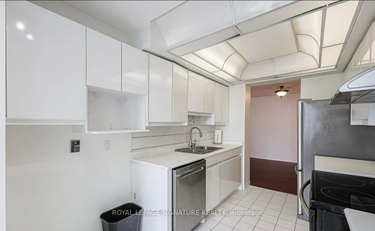 Photo 27 of Unit 1003, 7250 Yonge Street, Vaughan, Crestwood-Springfarm-Yorkhill — HOMEH