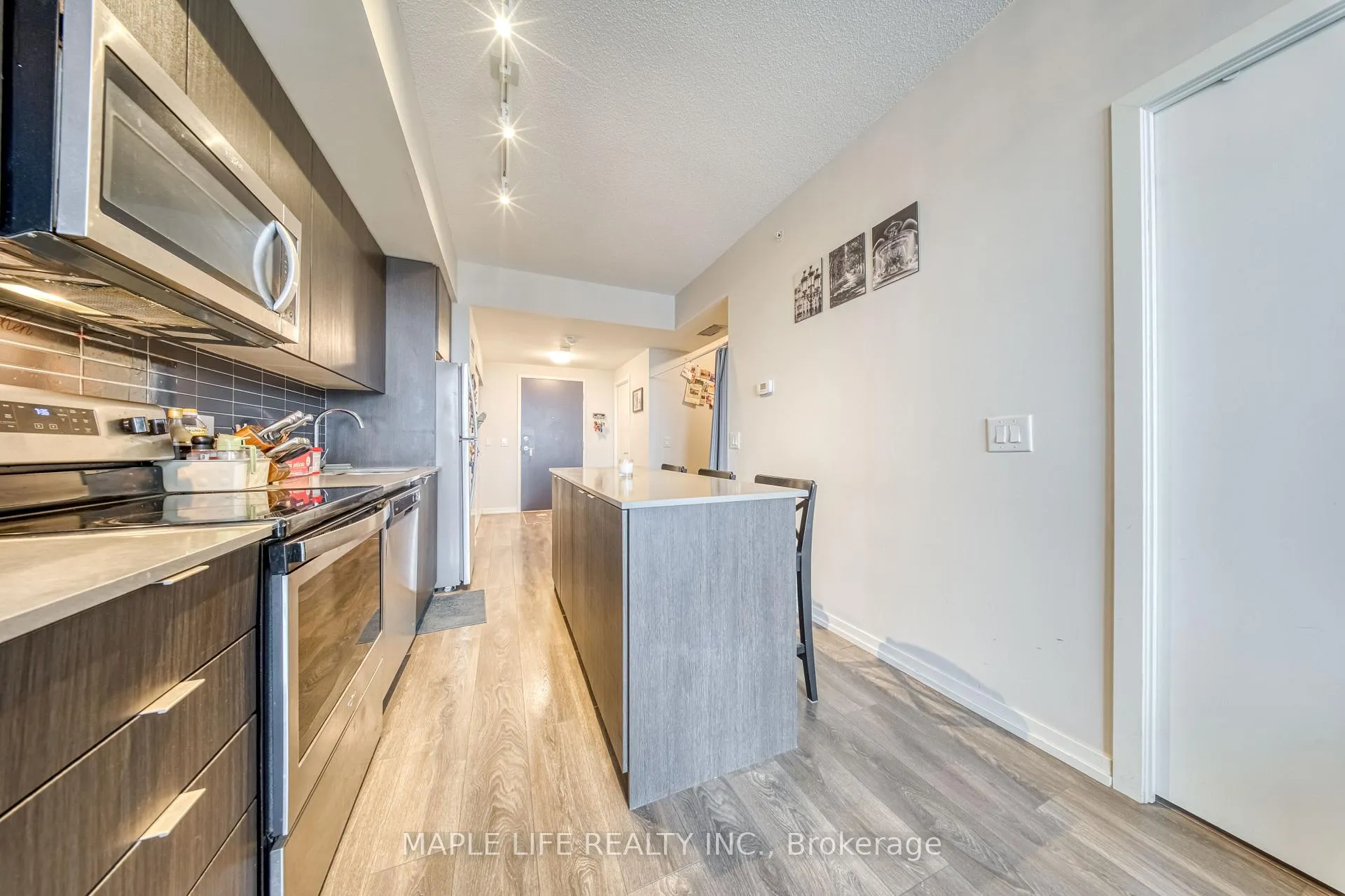 Photo 15 of Unit 804, 3237 Bayview Avenue, North York, Bayview Woods-Steeles — HOMEH