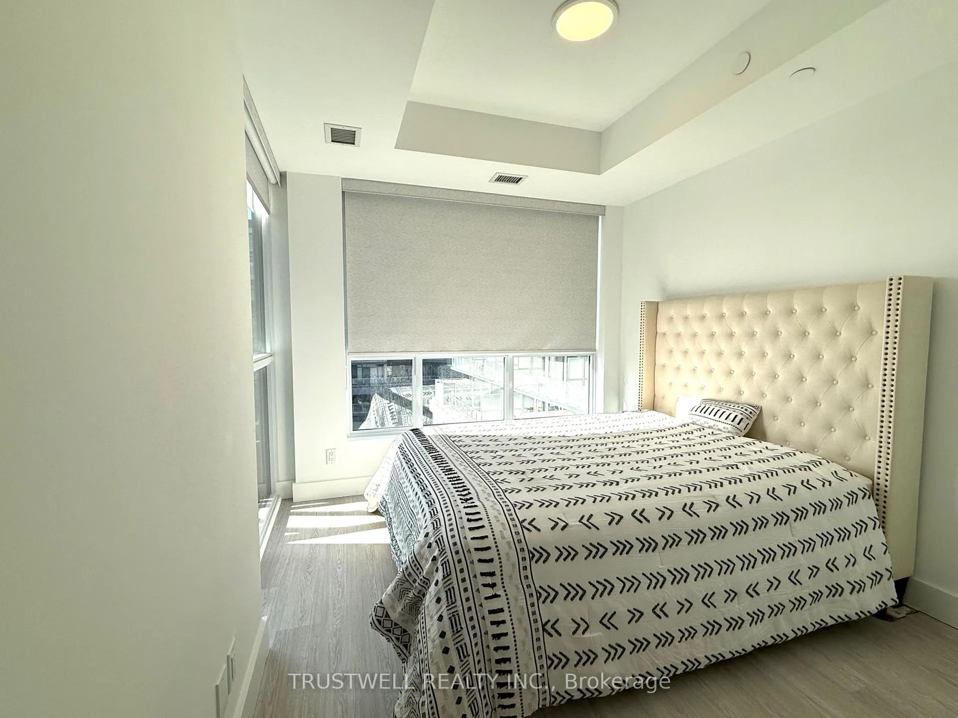 Photo 7 of Unit 503, 6 Greenbriar Road, North York, Bayview Village — HOMEH