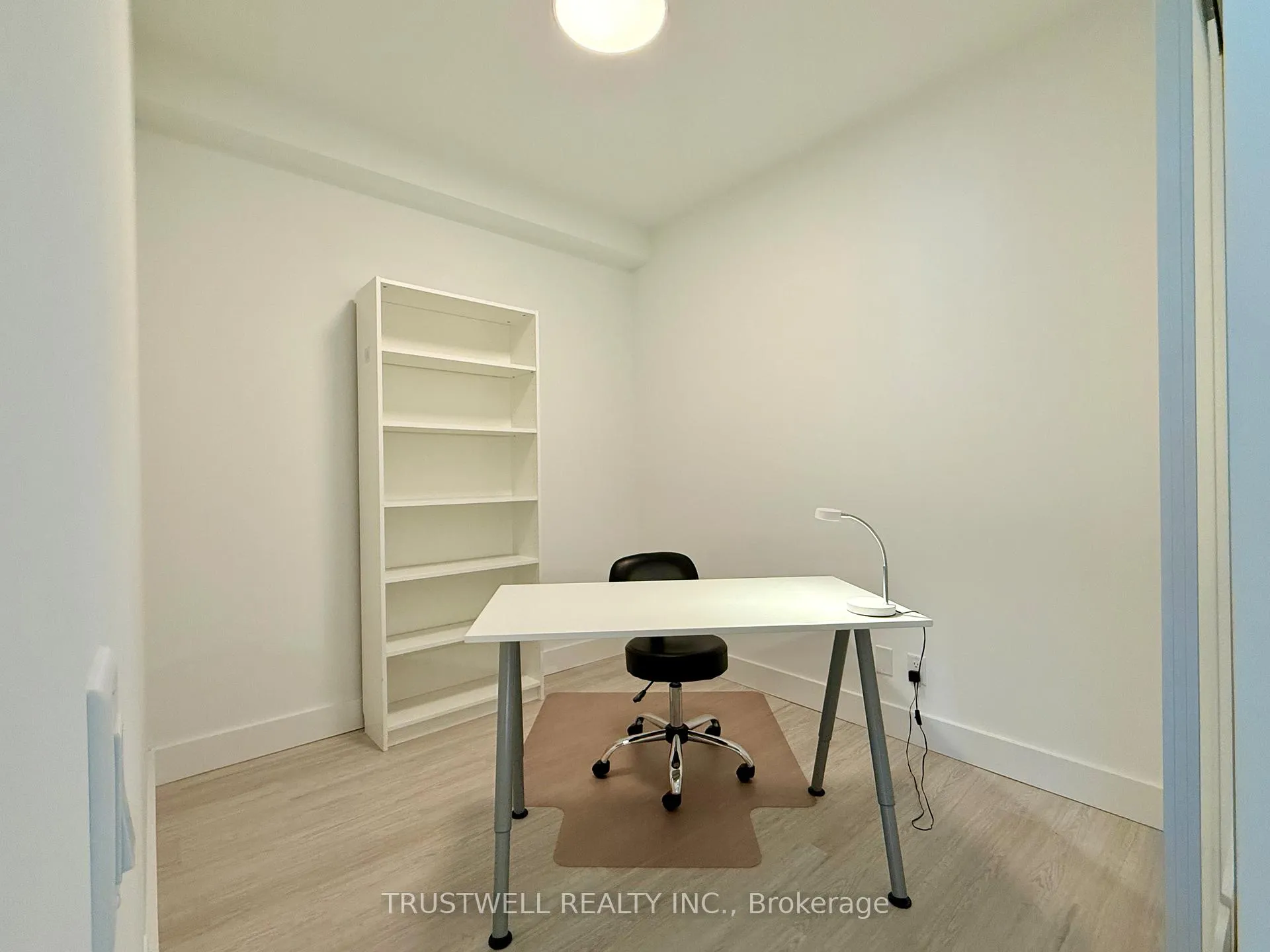 Photo 12 of Unit 503, 6 Greenbriar Road, North York, Bayview Village — HOMEH