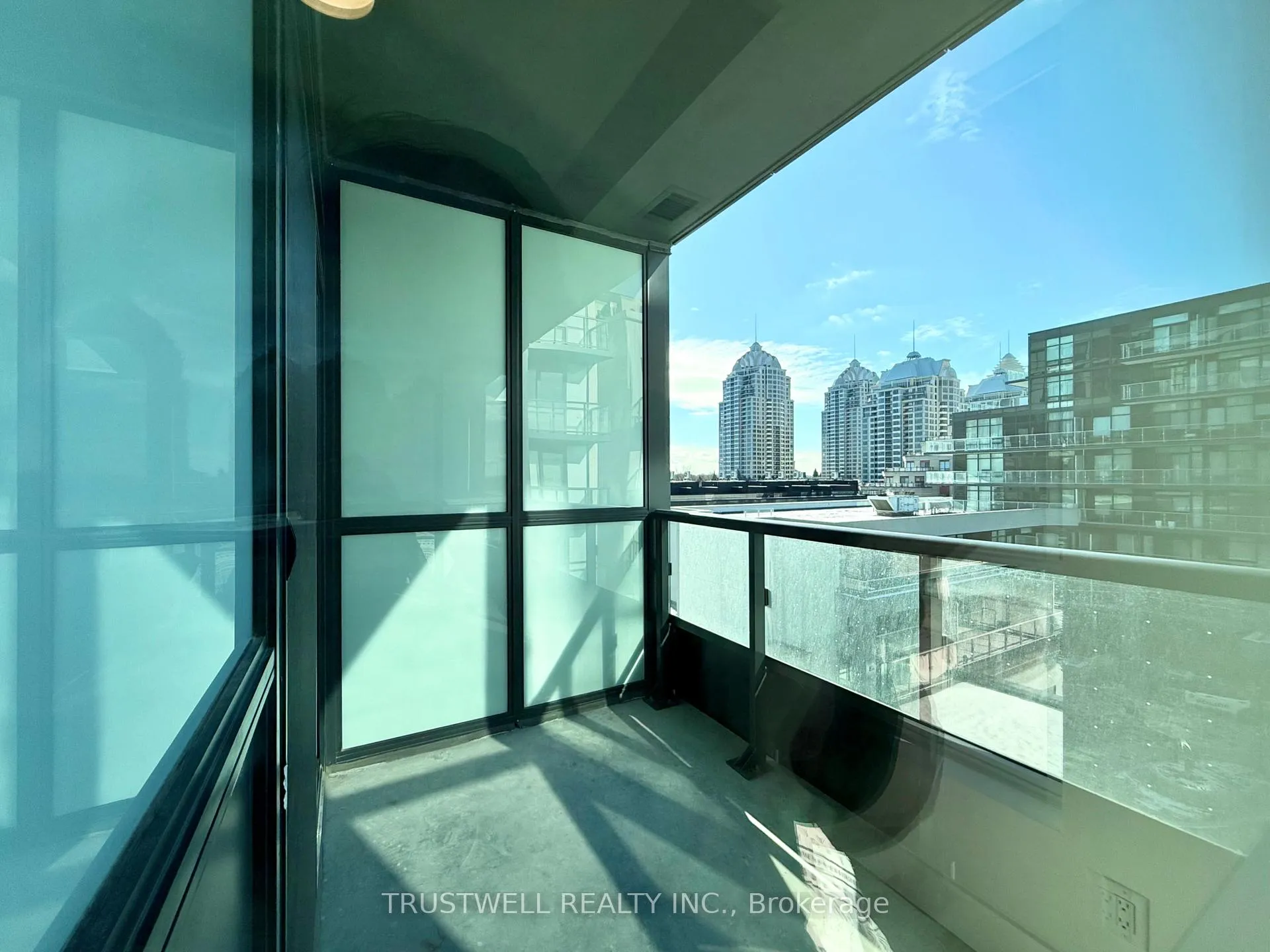 Photo 15 of Unit 503, 6 Greenbriar Road, North York, Bayview Village — HOMEH